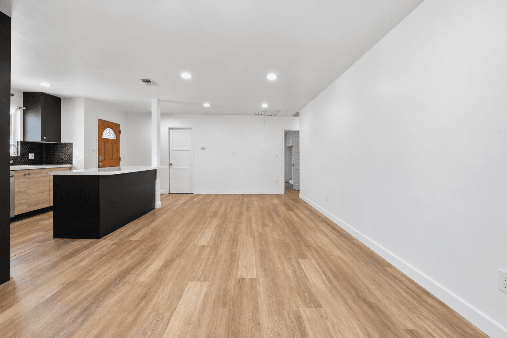 San Diego House: 5172 Brockbank Place