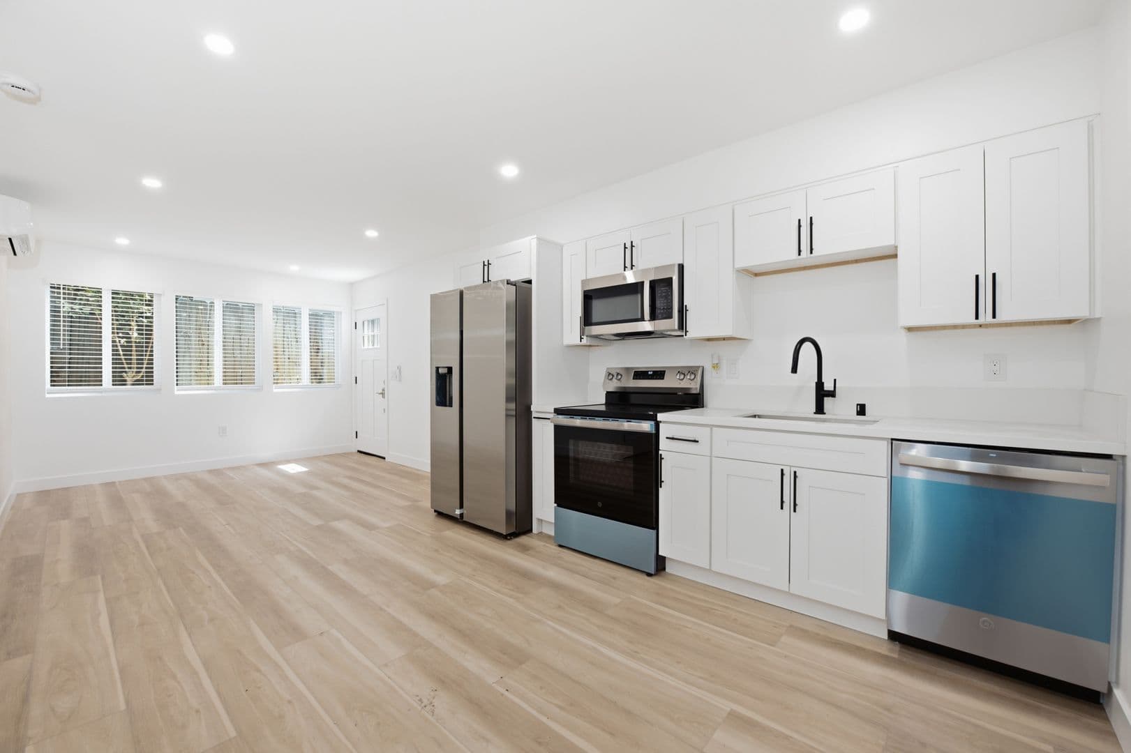 San Diego House: 5016 Chaparral Way