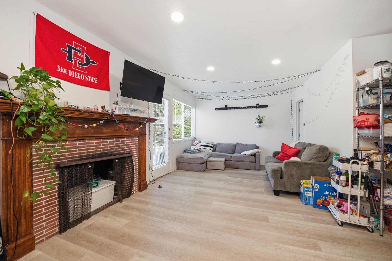 San Diego House: 5154 Brockbank Place