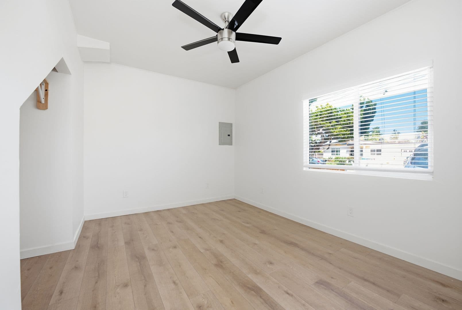 San Diego House: 6271 Mary Lane Drive