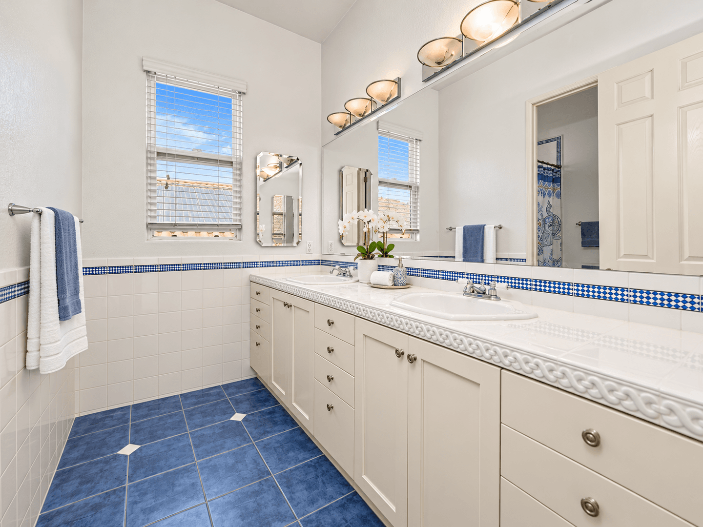 San Diego House: 6233 Rose Street