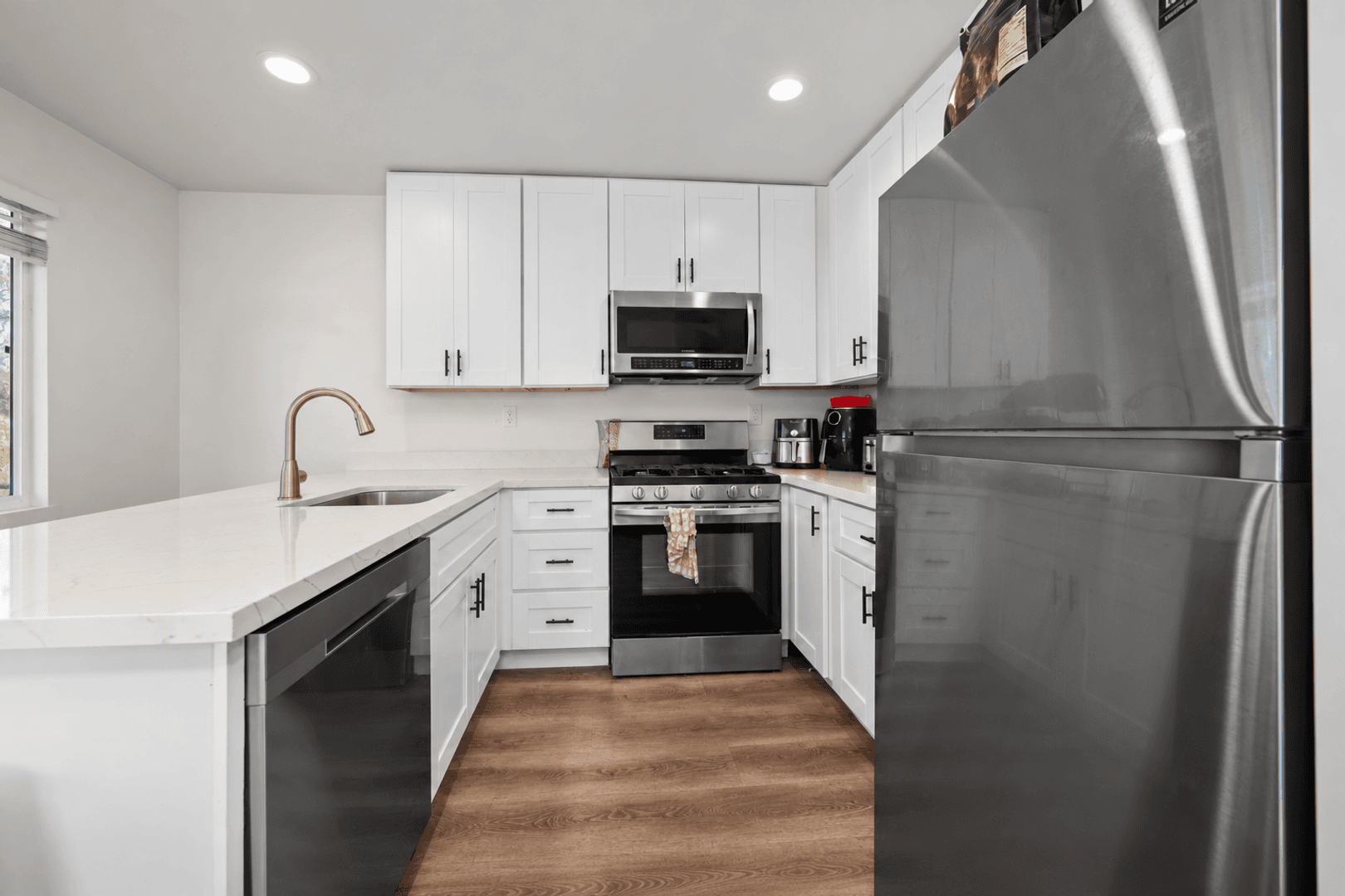 San Diego House: 5377 East Falls View Drive