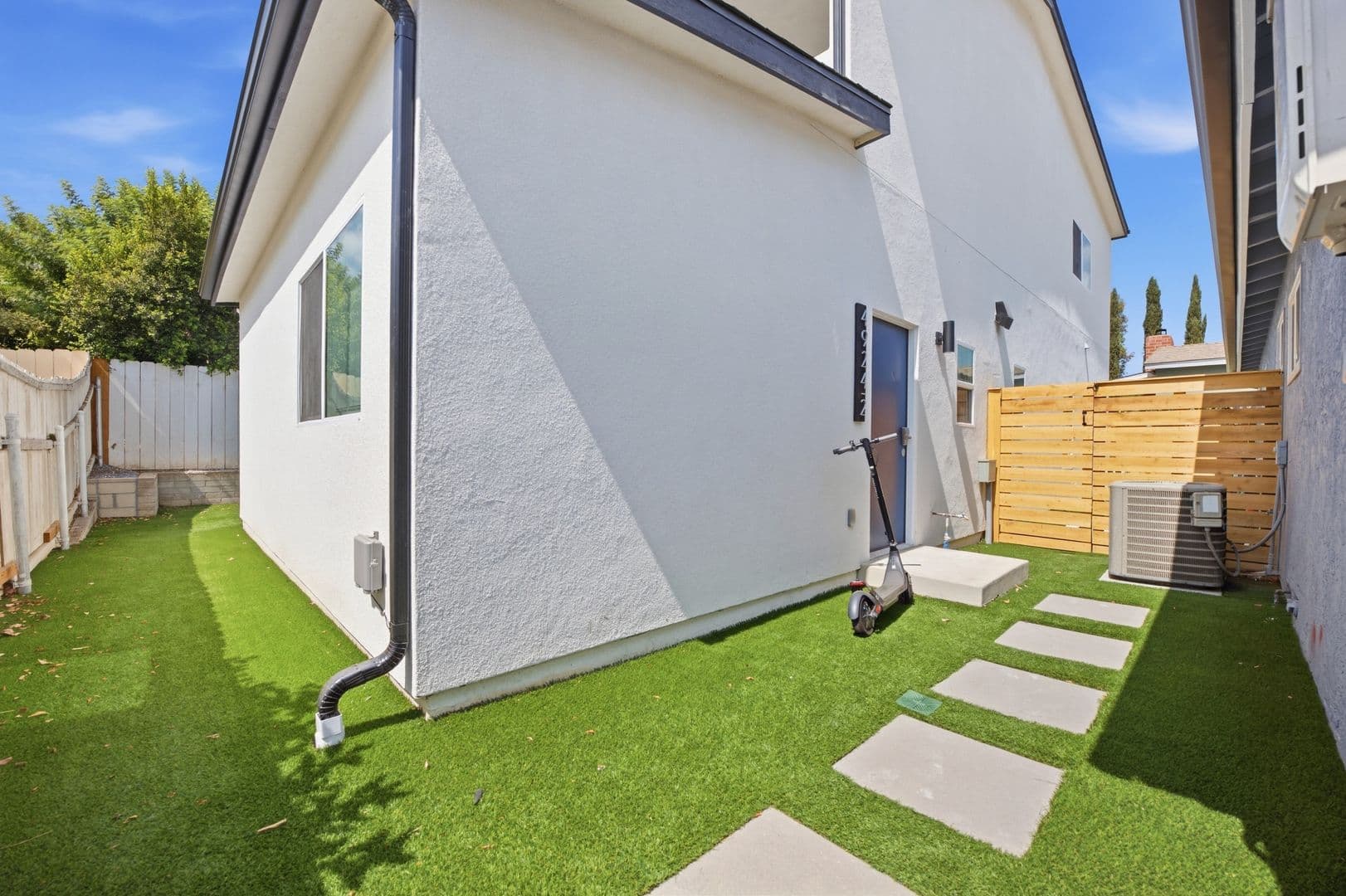 San Diego House: 4924-2 Tierra Baja Way