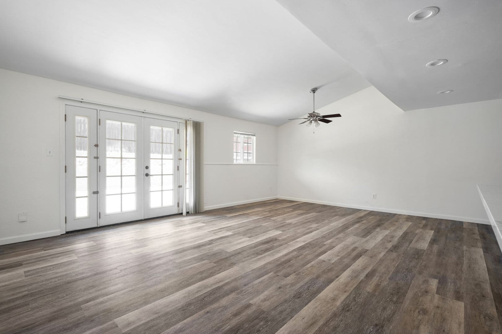 San Diego House: 5288 Manhasset Drive