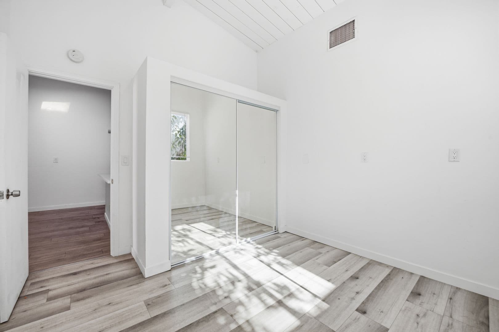 San Diego House: 4955 Baja Court