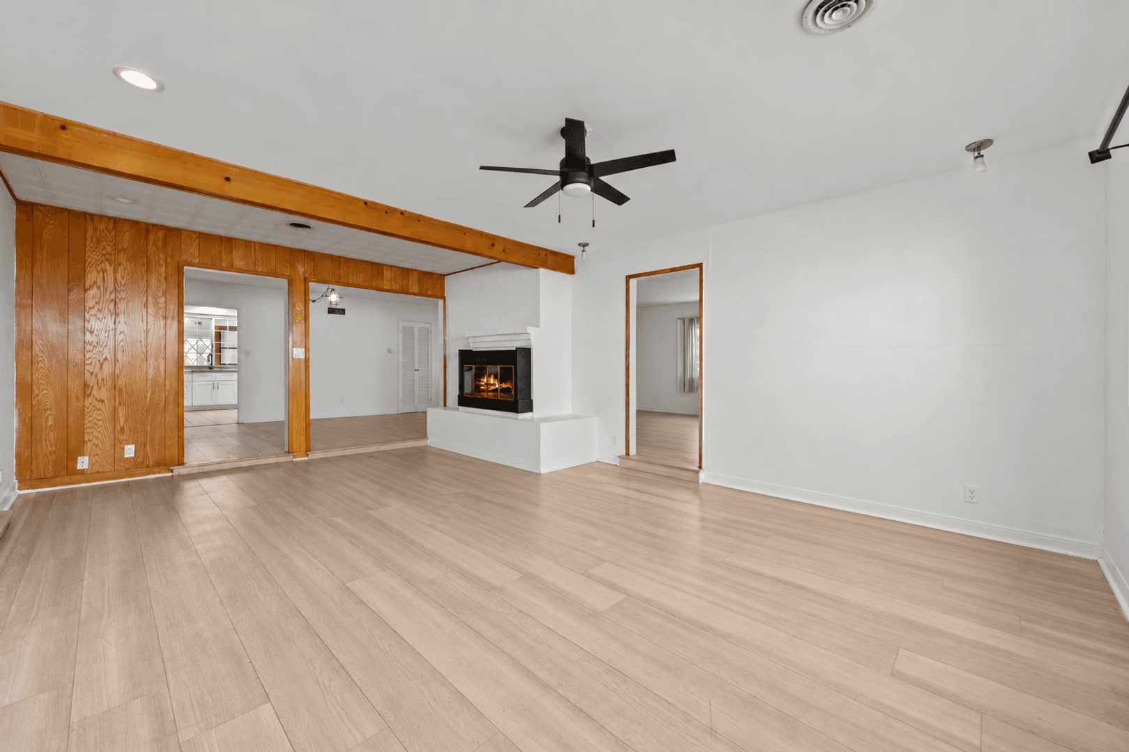 San Diego House: 5454 Mary Lane Drive