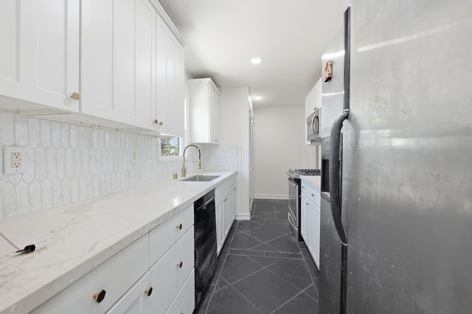 San Diego House: 6204 Mary Lane Drive