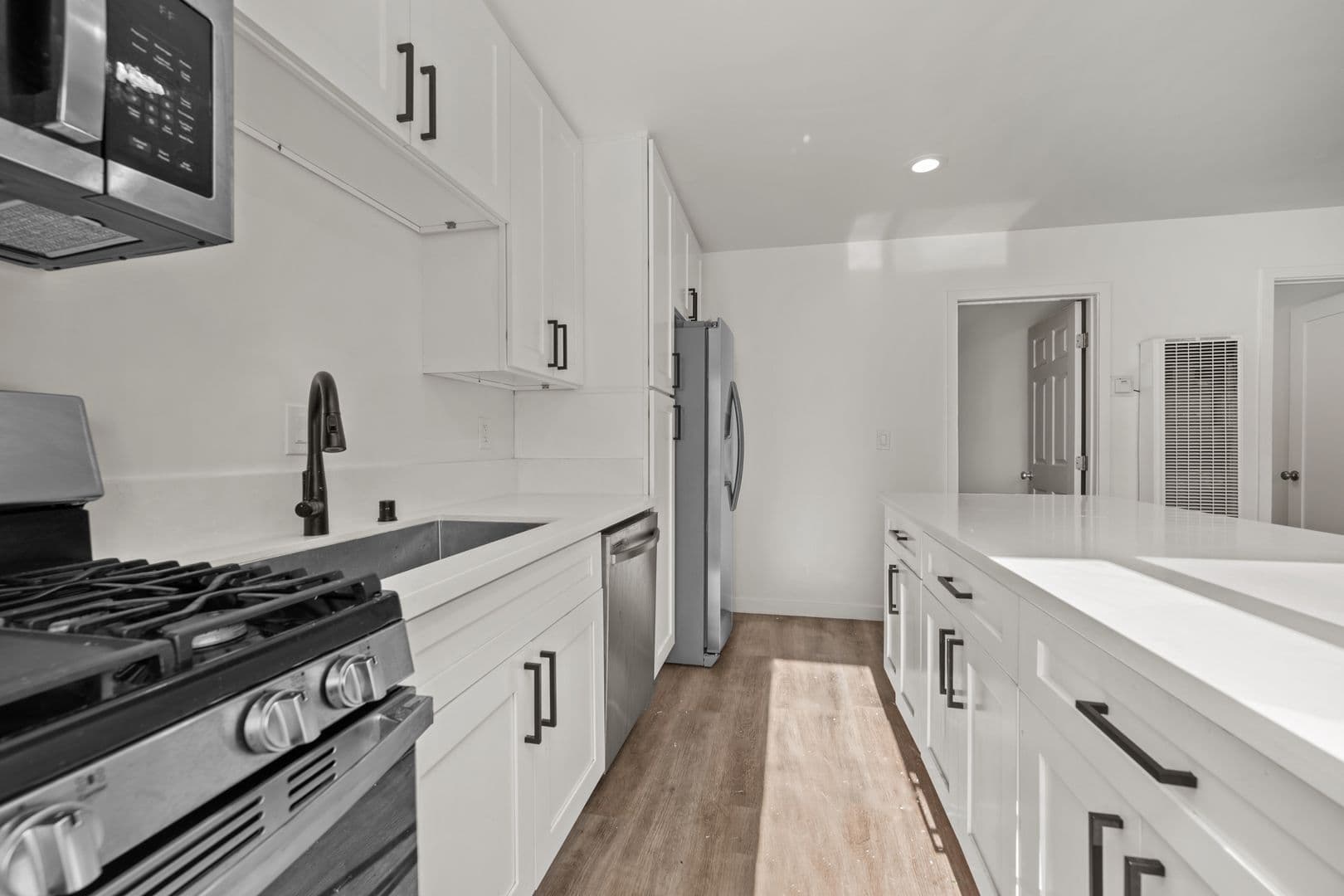 San Diego House: 5533 Mary Lane Drive