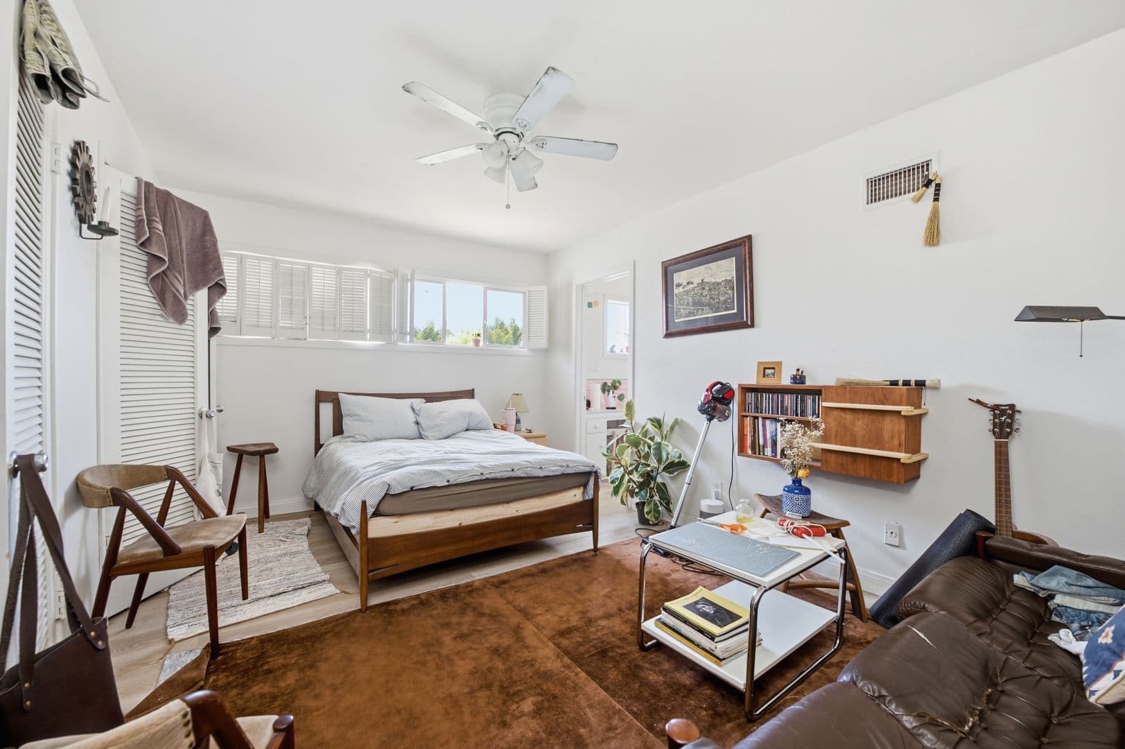 San Diego House: 5449-5451 Dorothy Drive