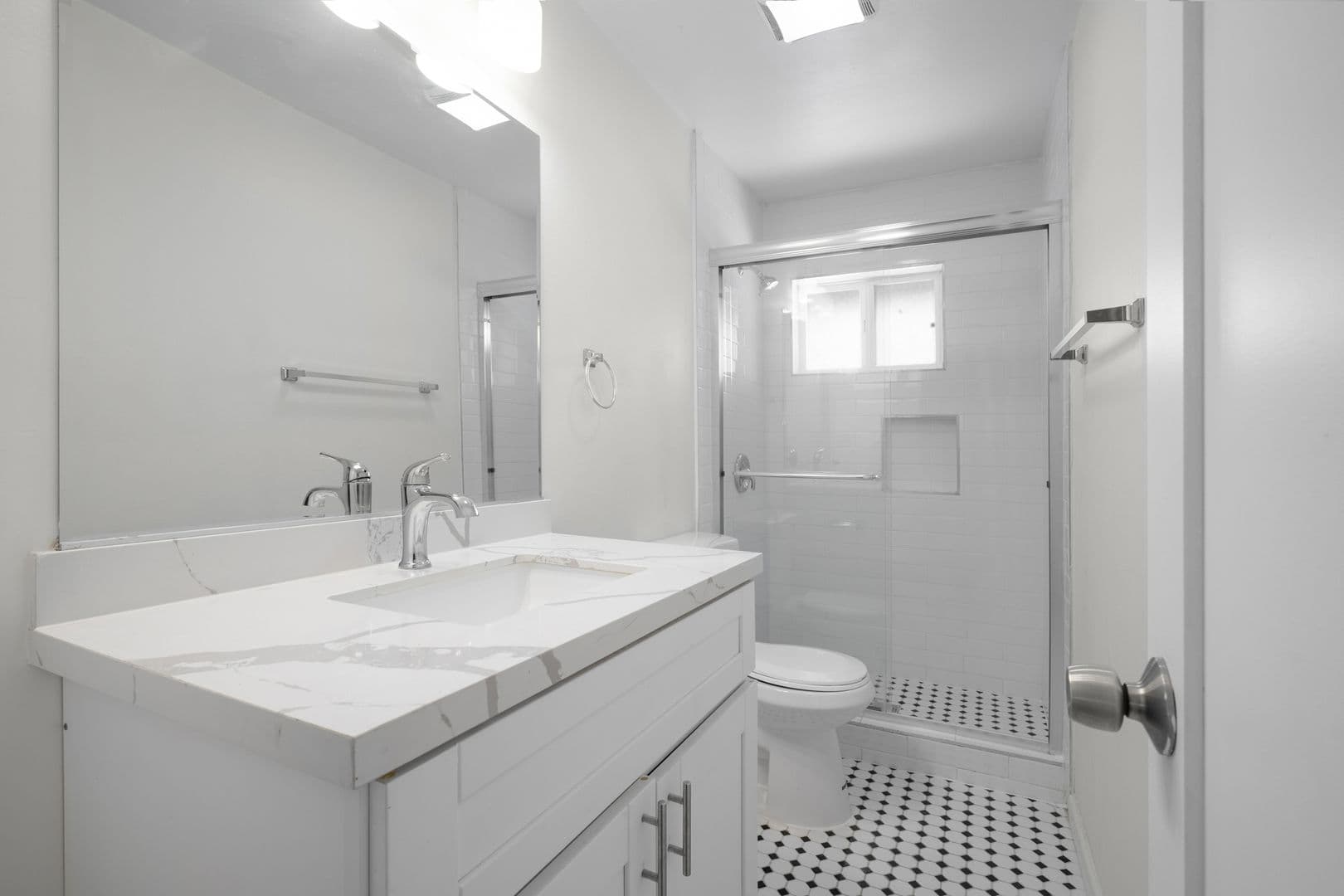 San Diego House: 5288 Manhasset Drive