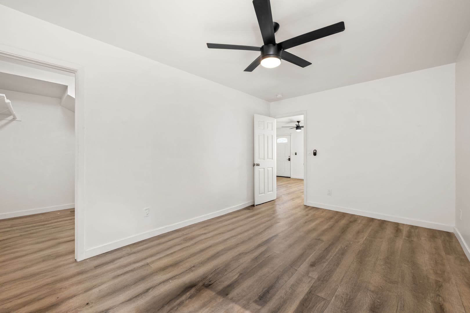 San Diego House: 5533 Mary Lane Drive