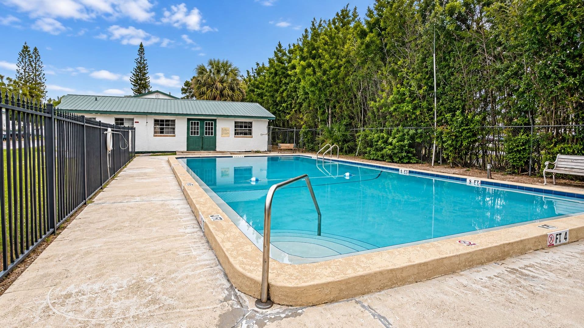 Melbourne Apartment: 2901 Albemarle St. C-4