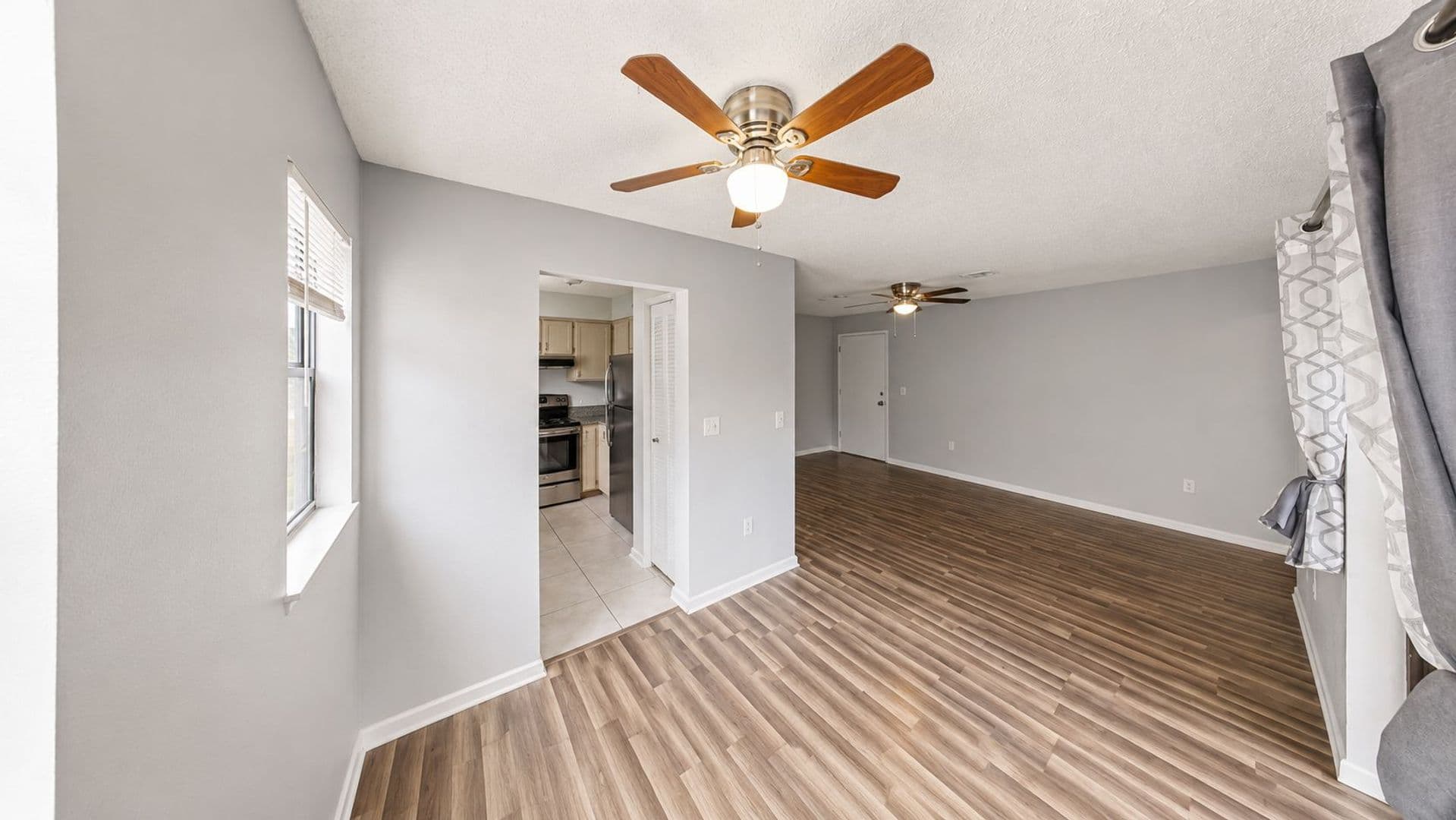 Spring Hill Apartment: 10352-10358 Hemlock St.