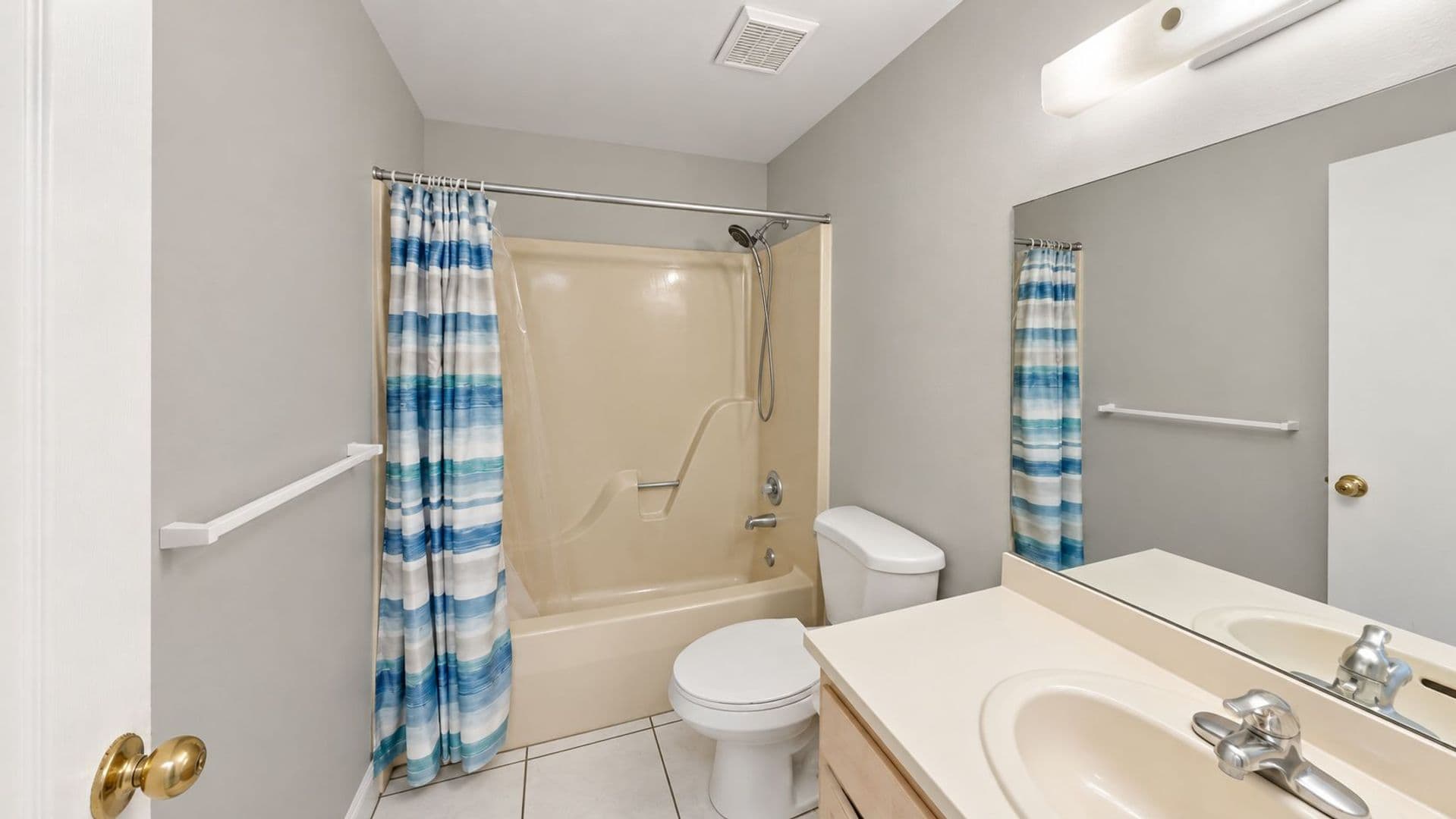 Spring Hill Apartment: 10352-10358 Hemlock St.