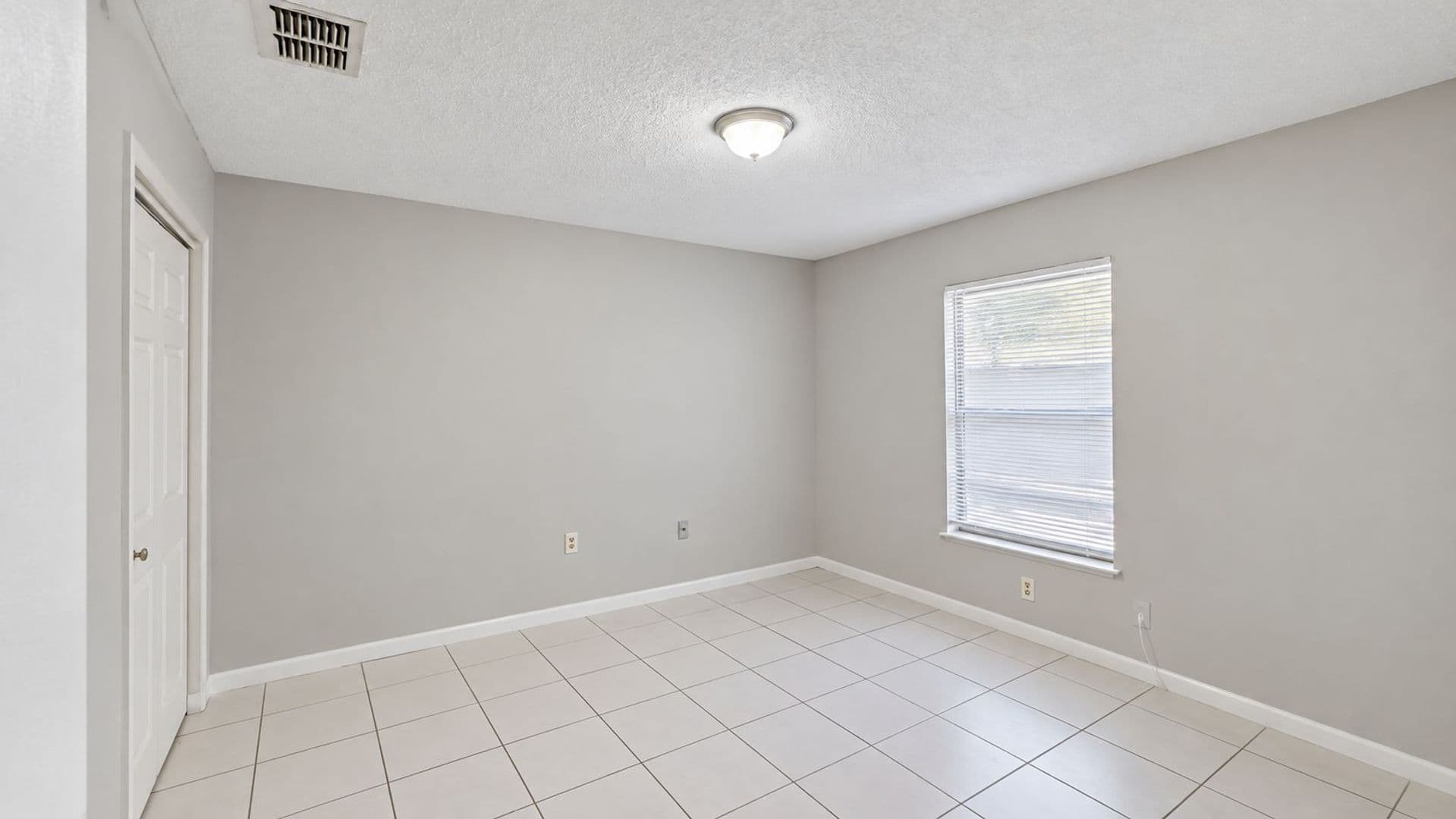 Spring Hill Apartment: 10352-10358 Hemlock St.