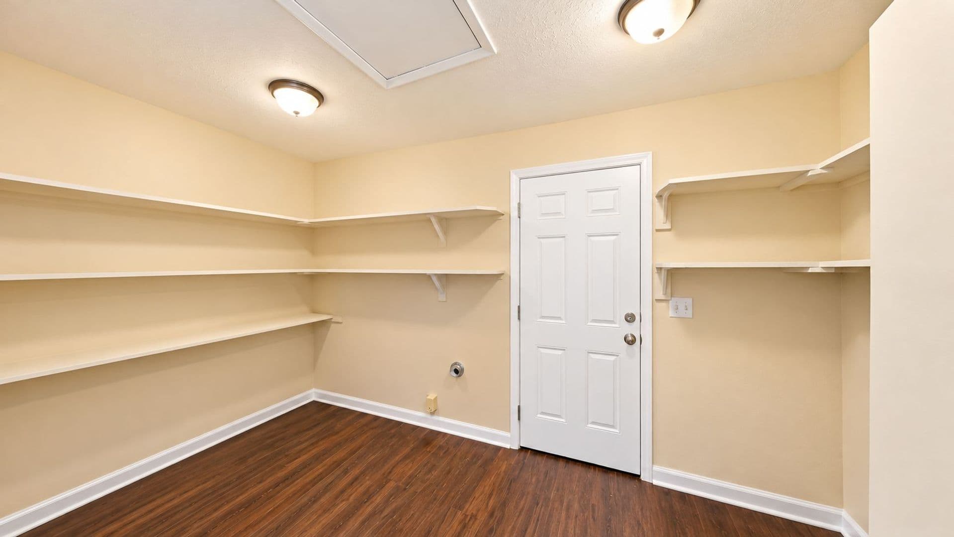 Tampa Apartment: 1017 E Seneca Ave.