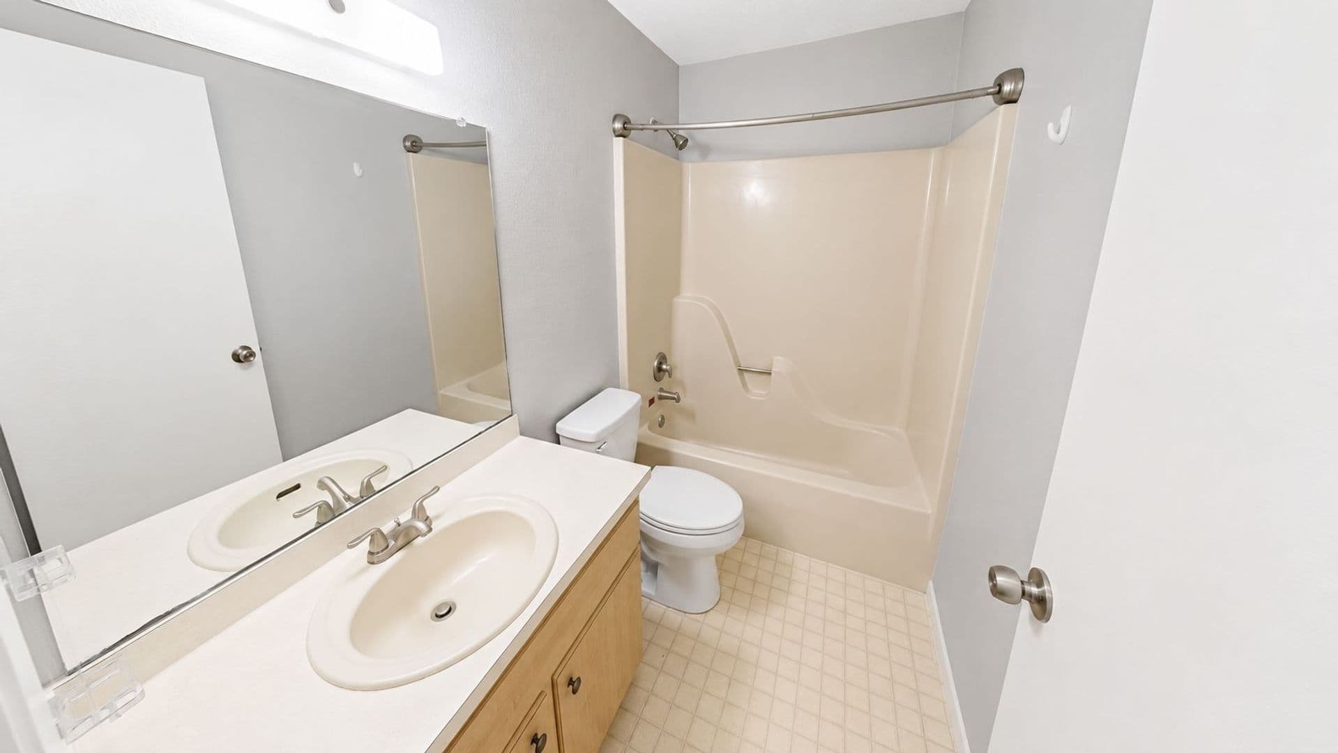 Spring Hill Apartment: 10352-10358 Hemlock St.