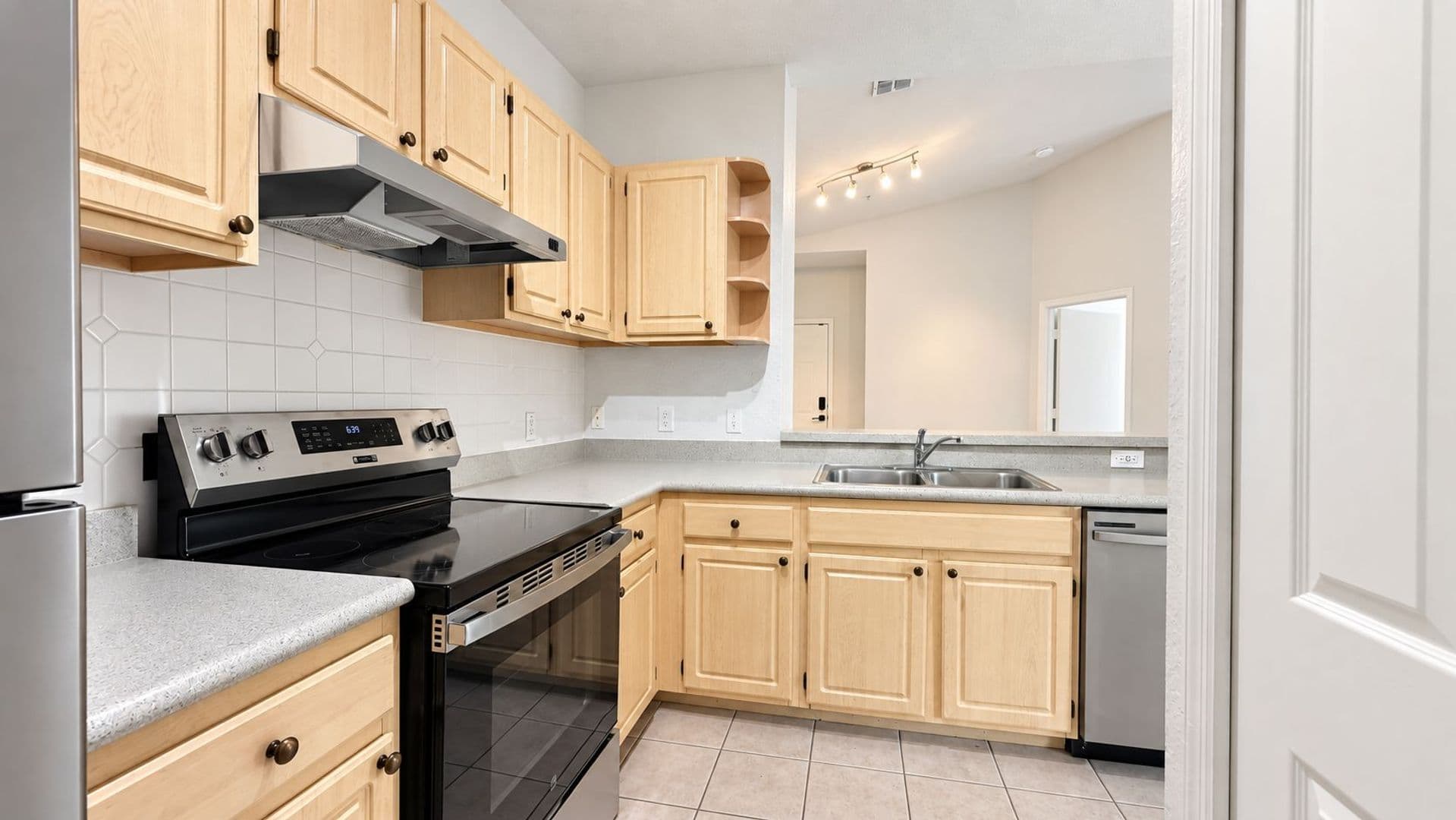 Maitland Condo: 1150 Lake Shadow Cir. #3304