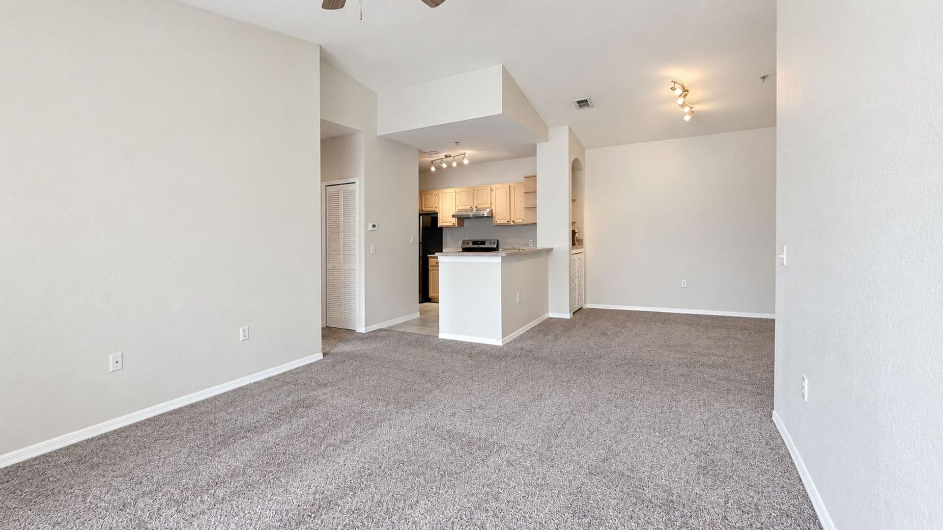 Maitland Condo: 1150 Lake Shadow Cir. #3304