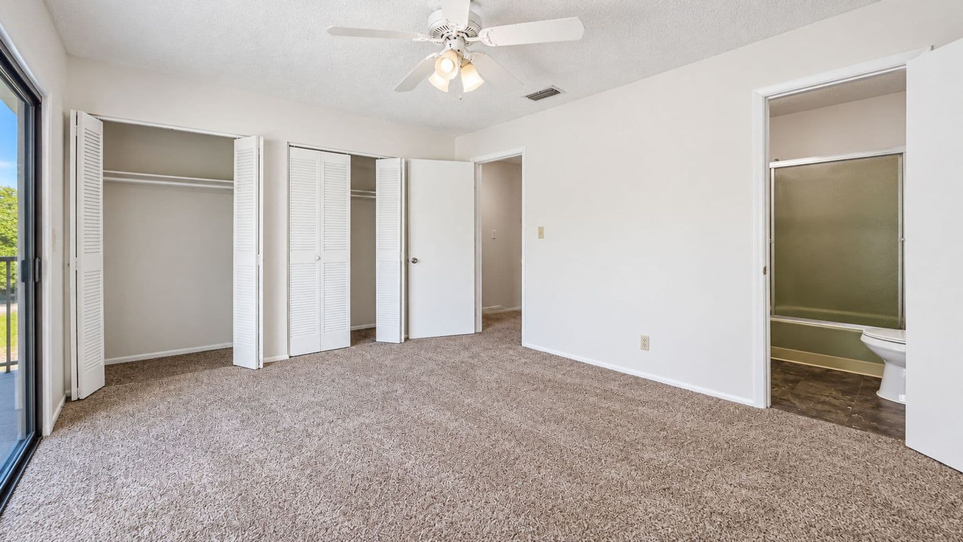 Melbourne Apartment: 2901 Albemarle St. C-4