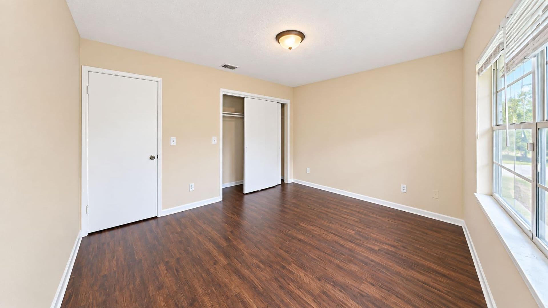 Tampa Apartment: 1017 E Seneca Ave.