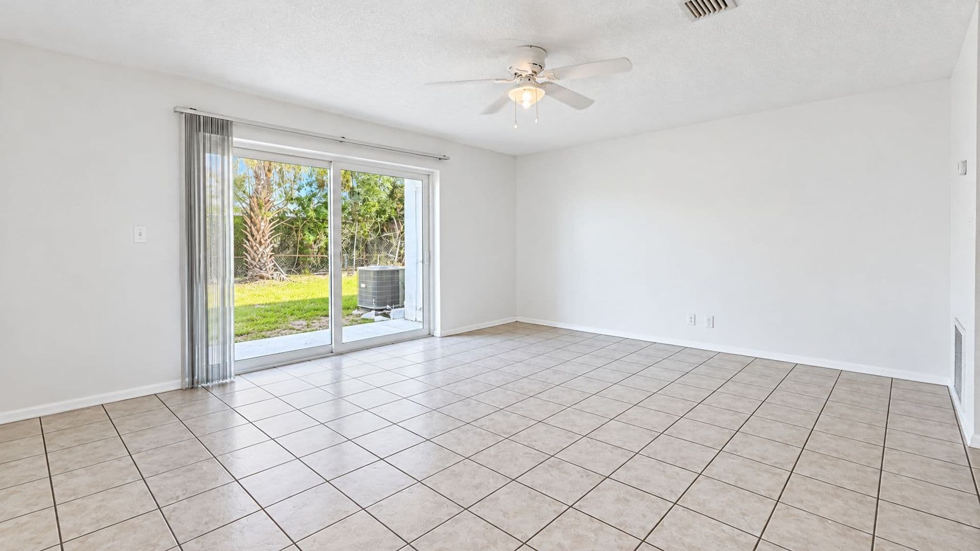 Melbourne Apartment: 2901 Albemarle St. C-4