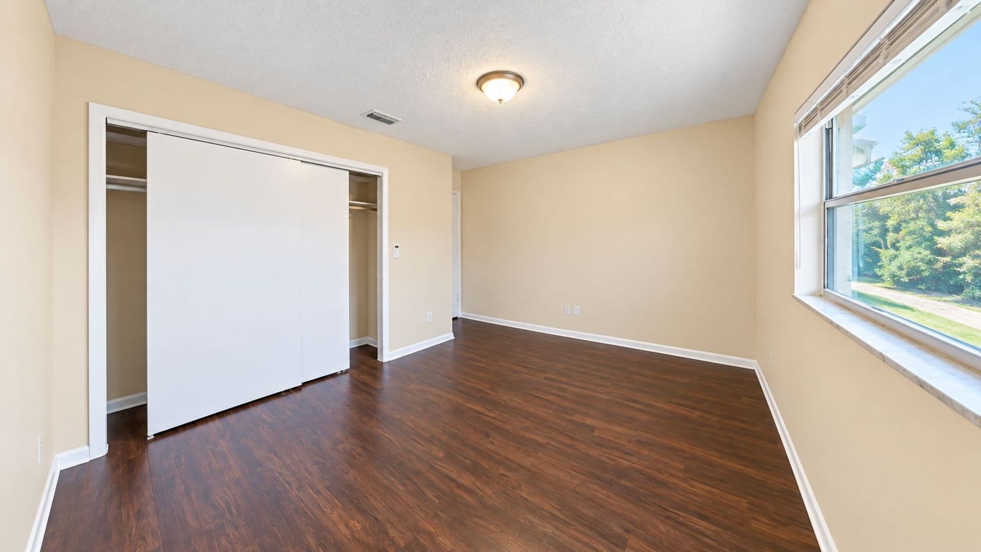 Tampa Apartment: 1017 E Seneca Ave.
