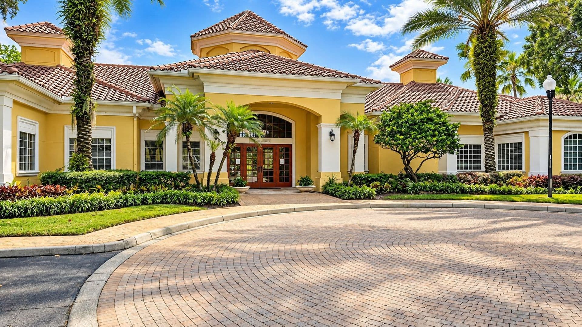 Maitland Condo: 1150 Lake Shadow Cir. #3304