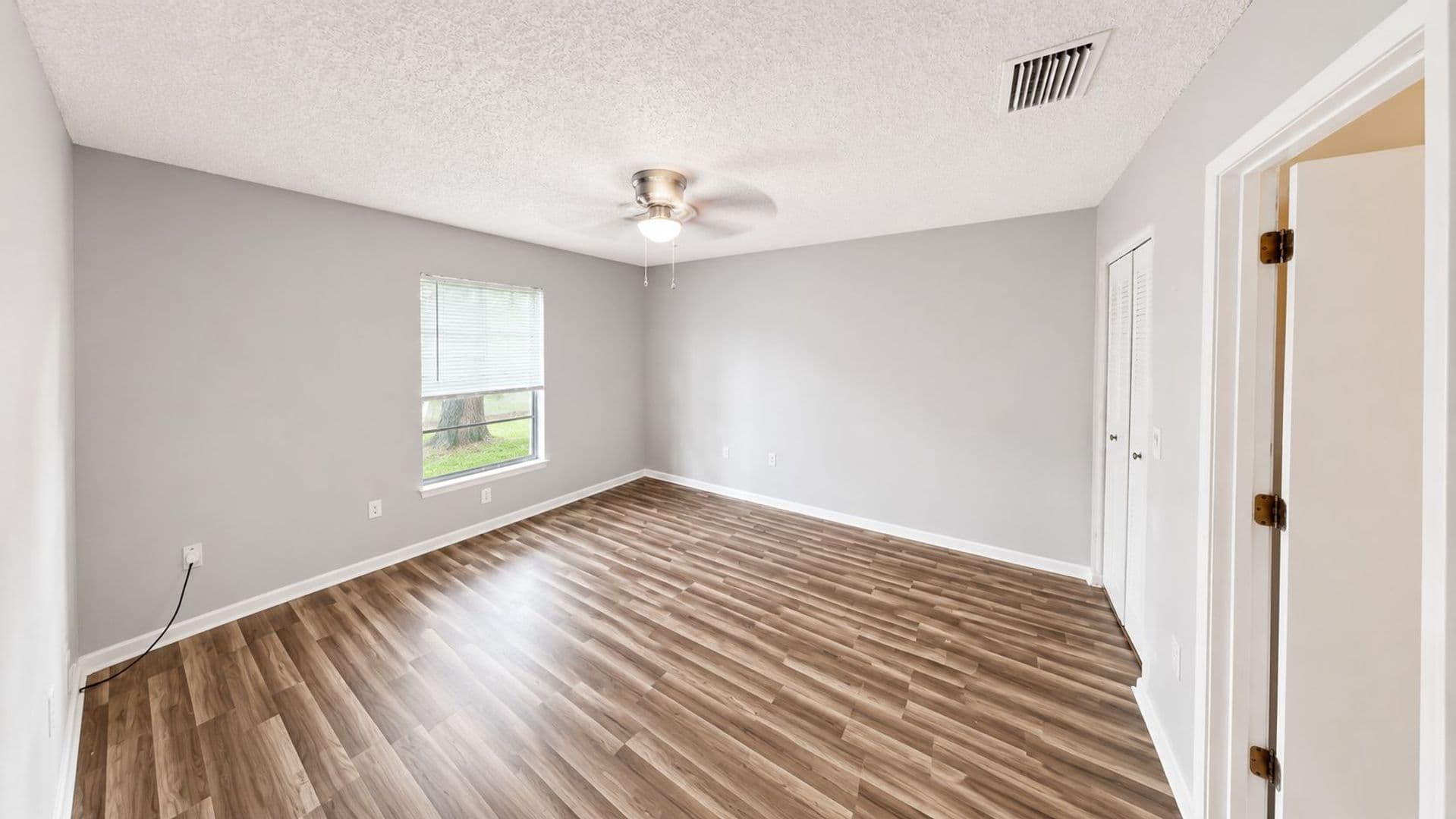 Spring Hill Apartment: 10352-10358 Hemlock St.