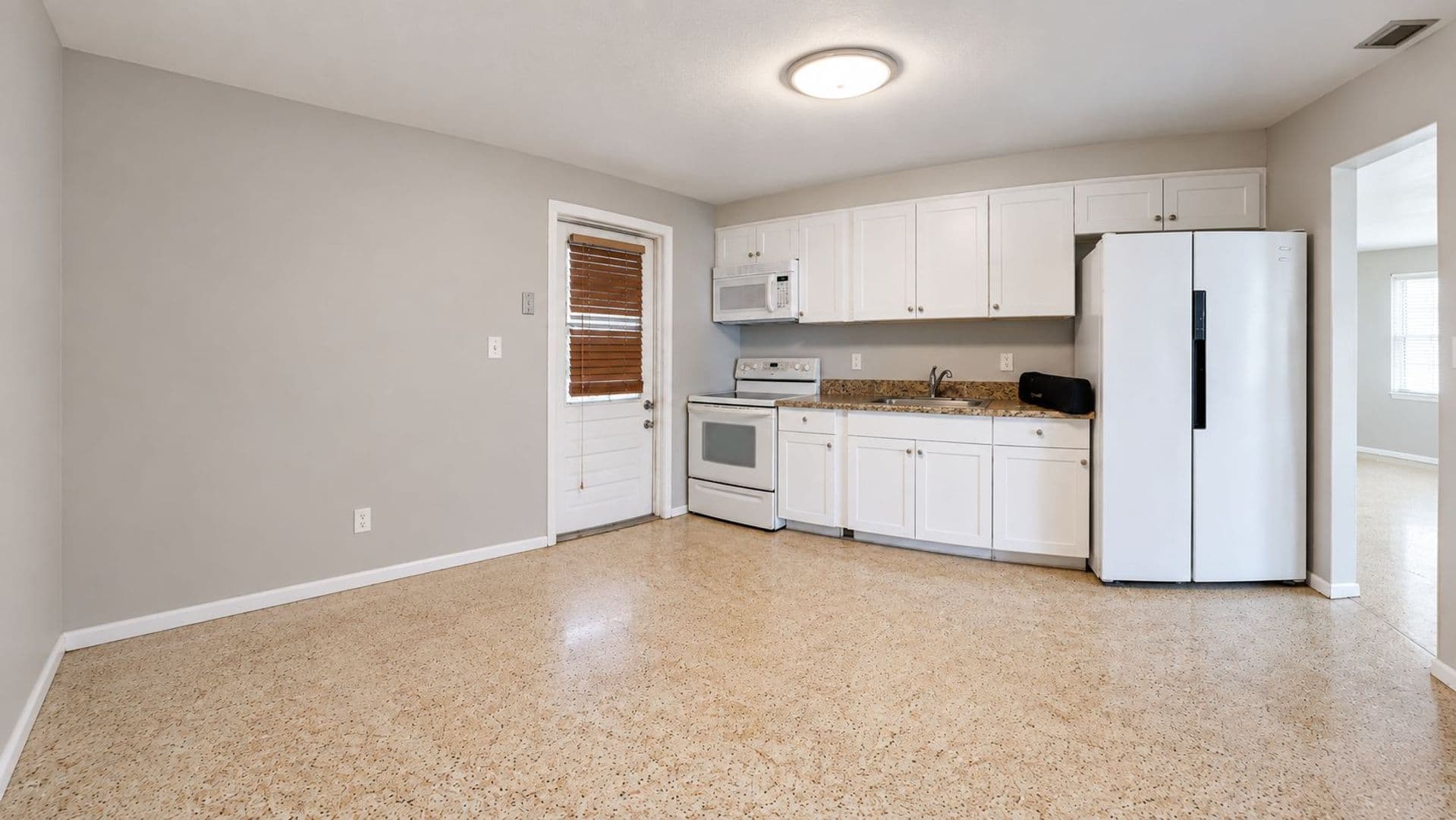 Fort Pierce Apartment: 2013-2019 Hugo Rd.