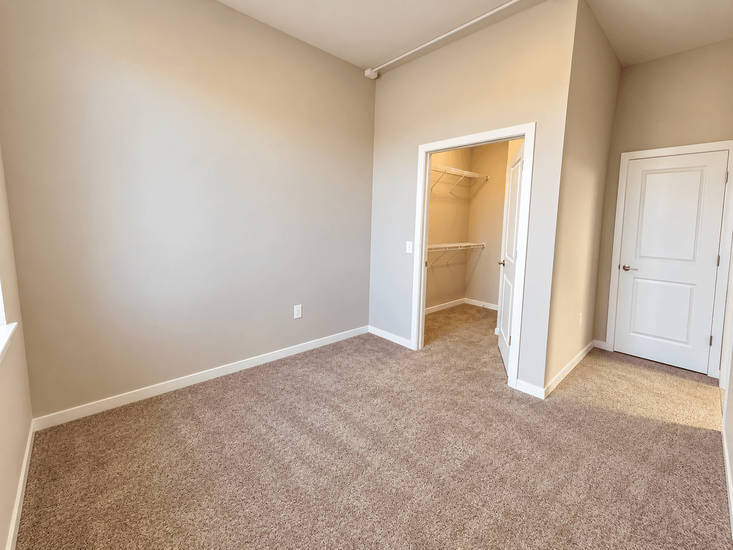 York Apartment: 212 N Beaver Street