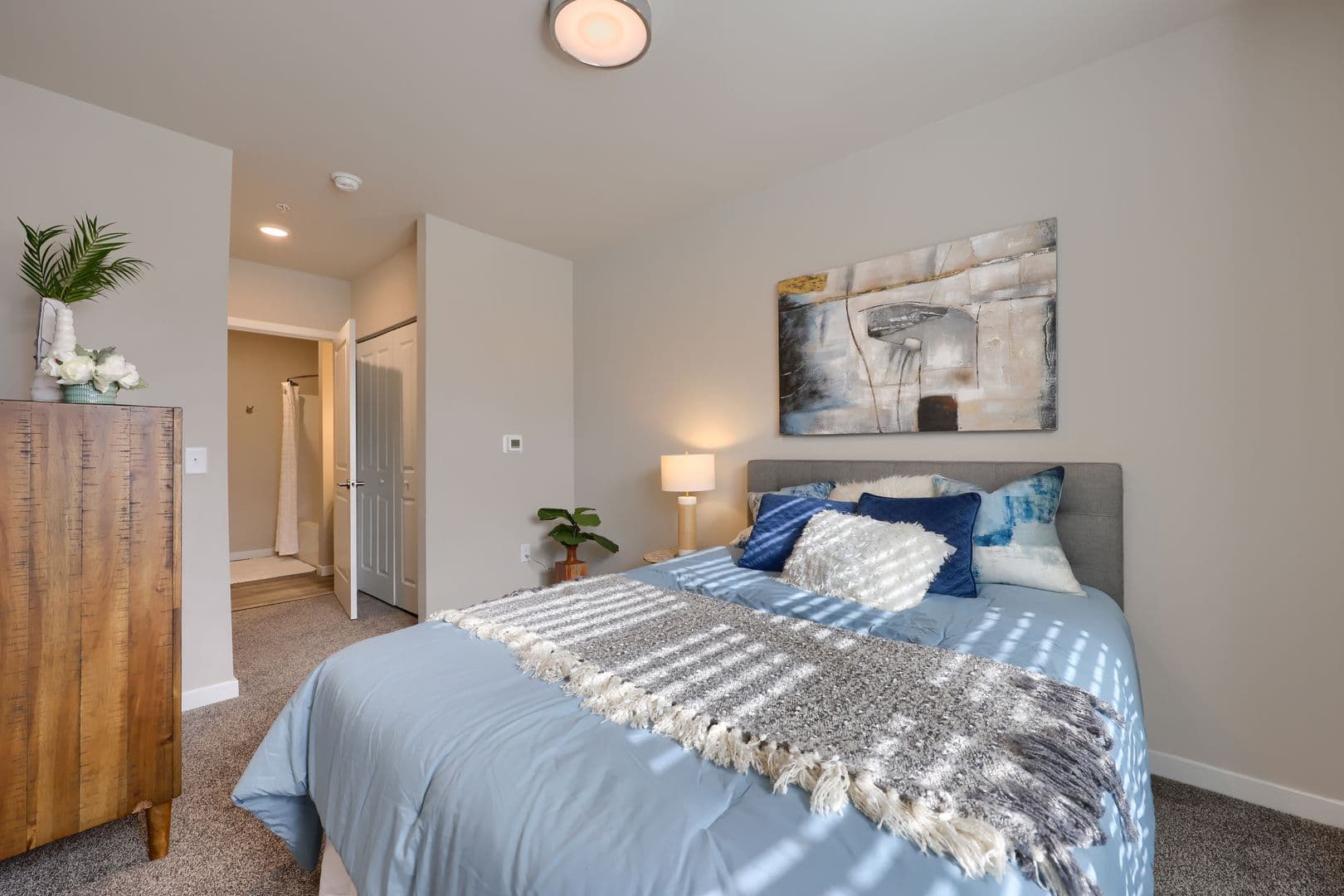 Carlisle Apartment: 5 Northside Village Lane