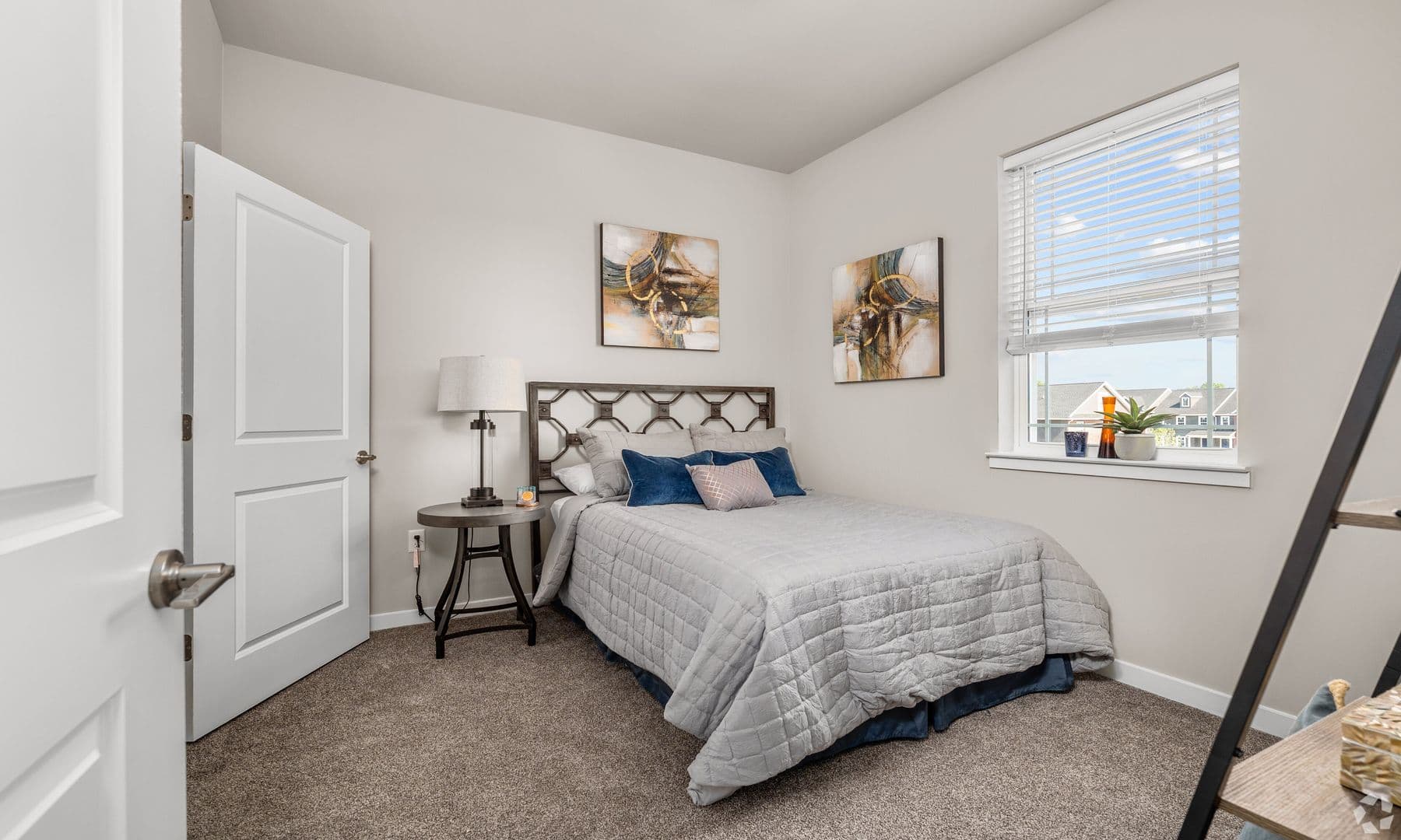 Carlisle Apartment: 5 Northside Village Lane