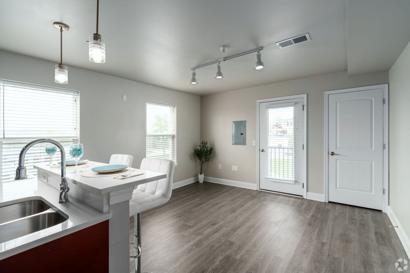 York Apartment: 200 5th Avenue