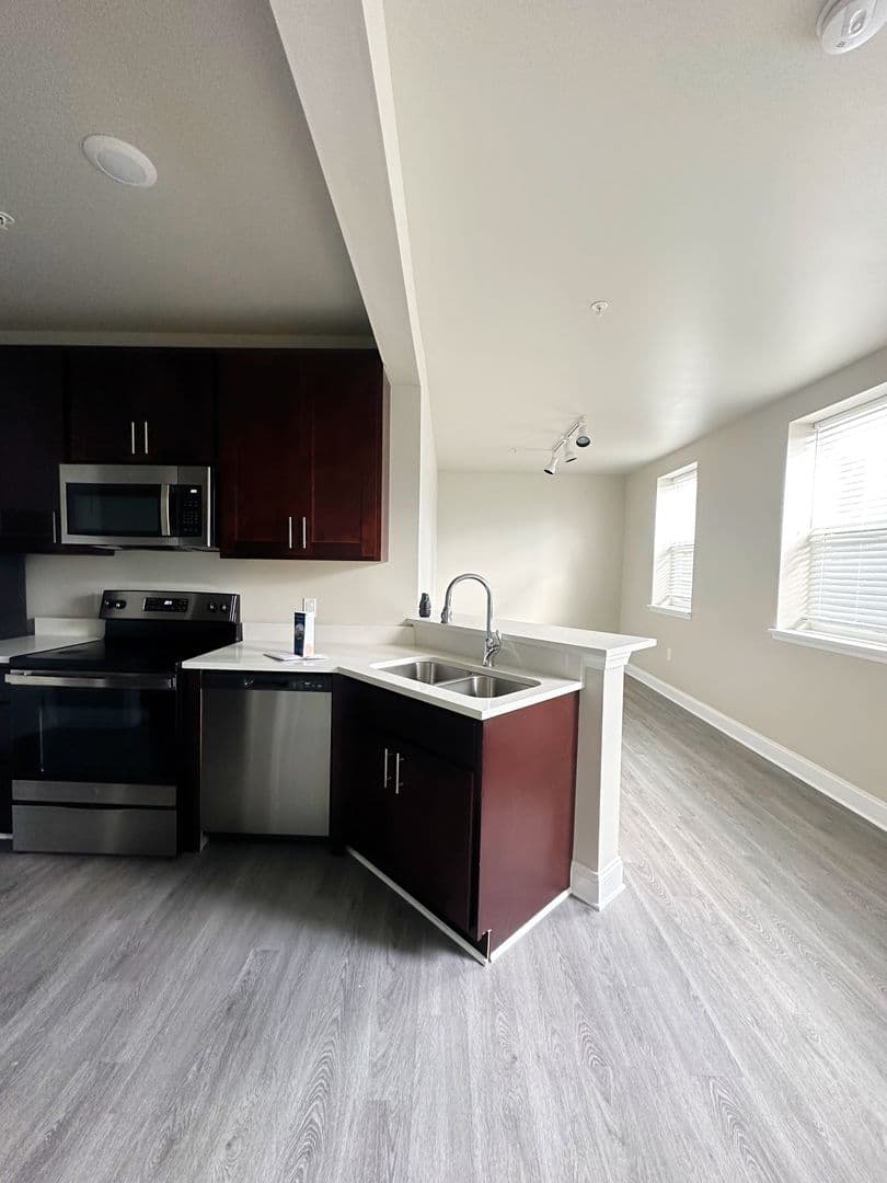 York Apartment: 200 5th Avenue