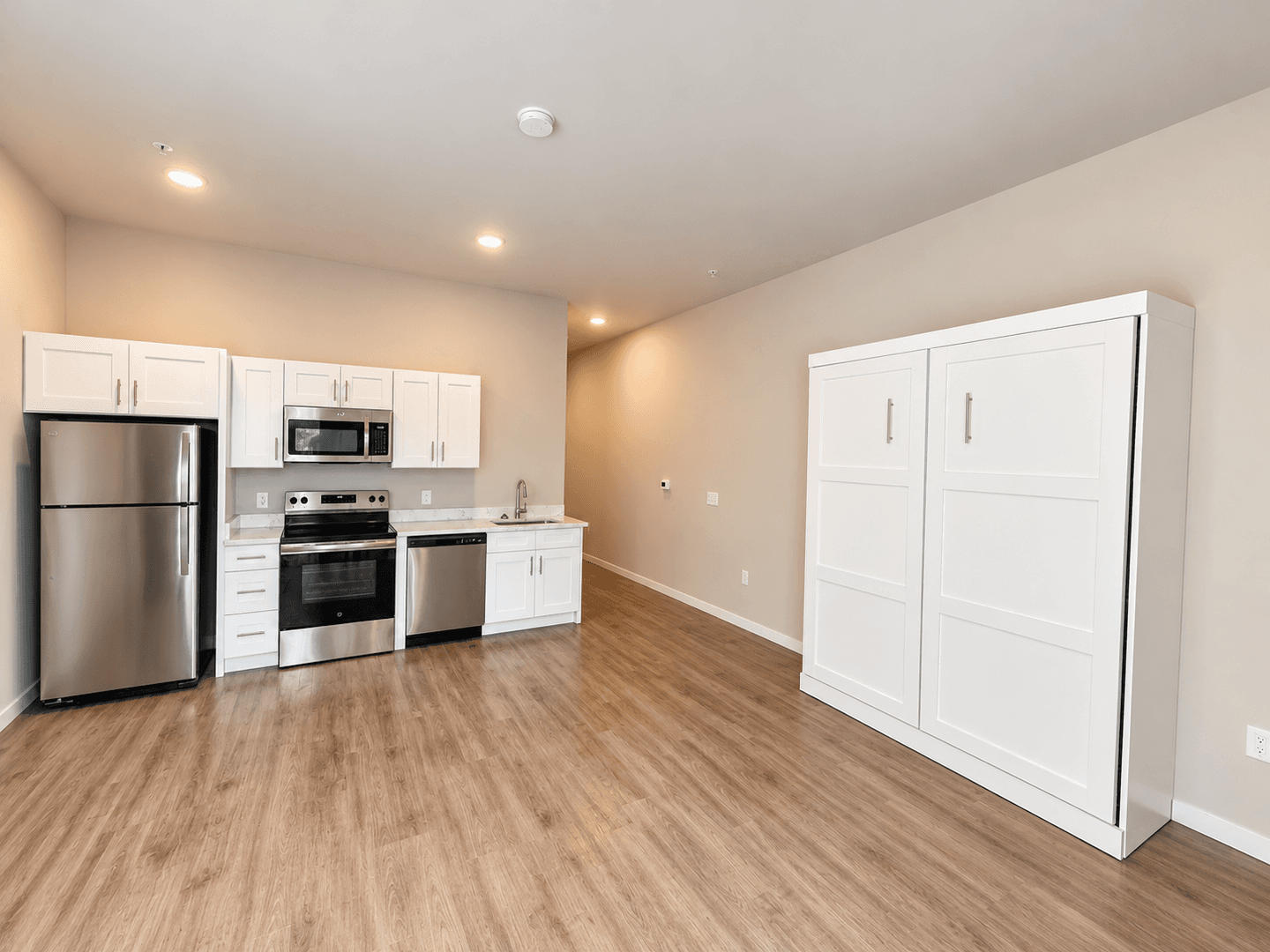 York Apartment: 212 N Beaver Street
