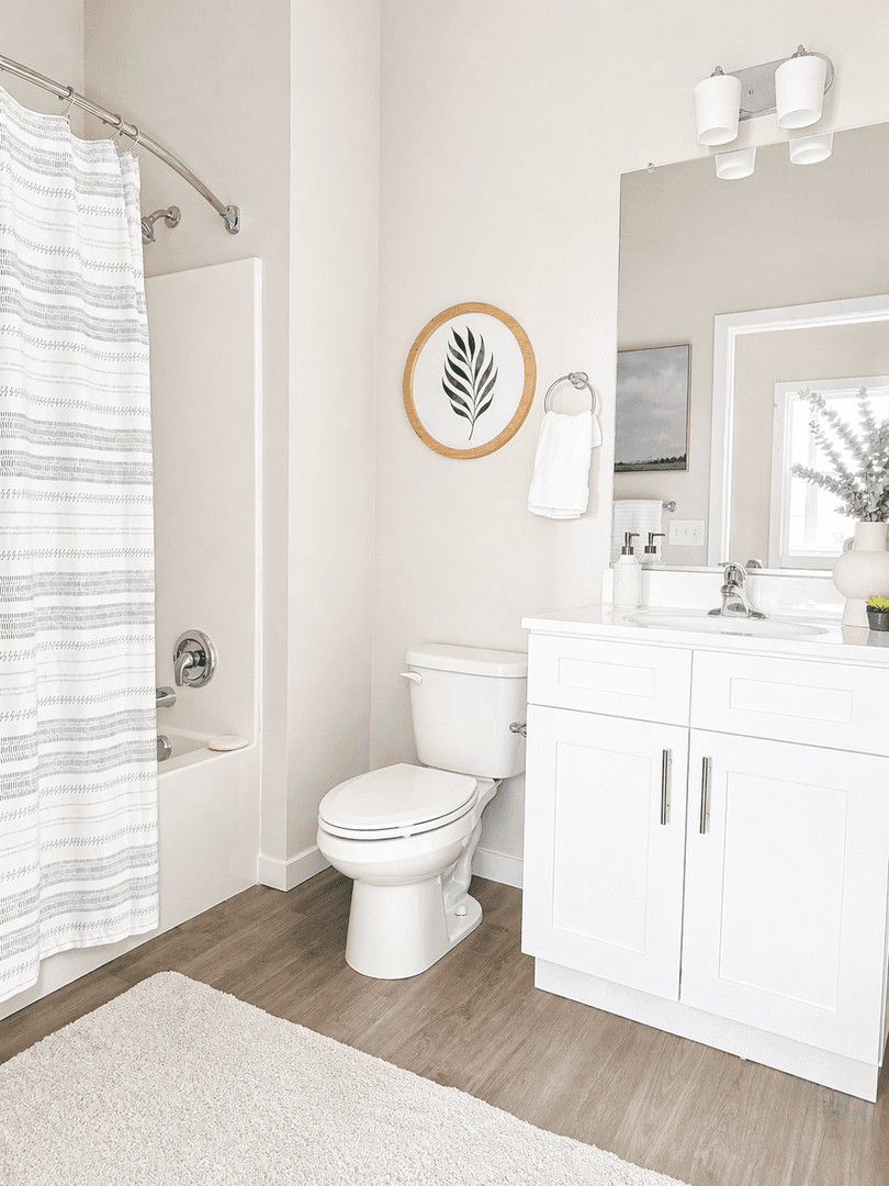 York Apartment: 212 N Beaver Street