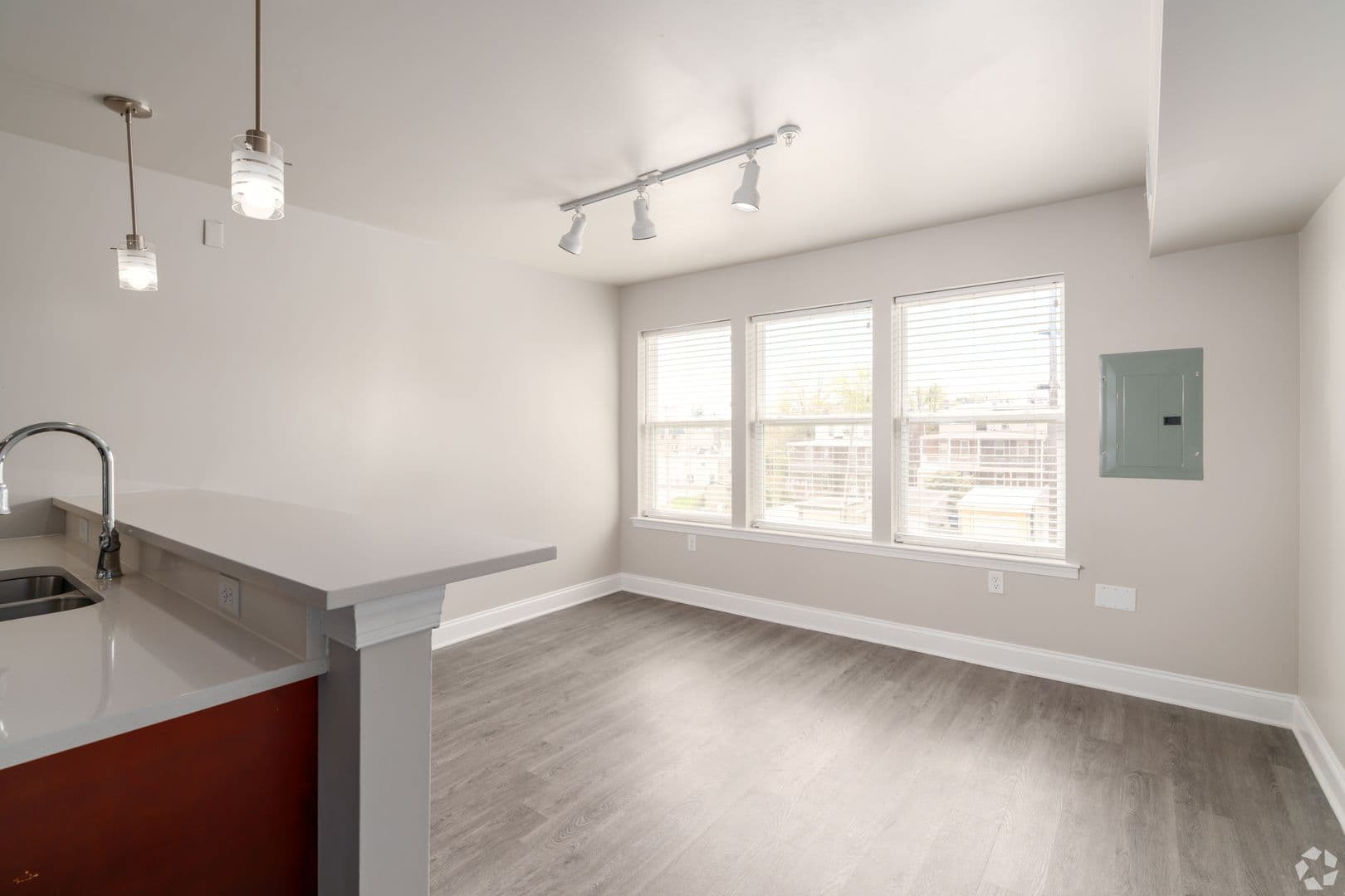 York Apartment: 200 5th Avenue