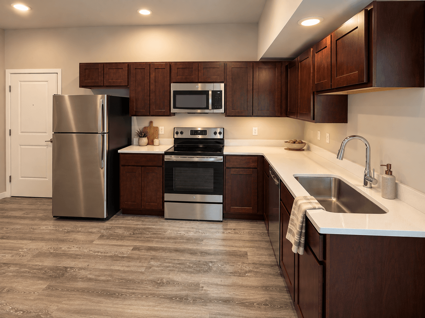 Carlisle Apartment: 5 Northside Village Lane
