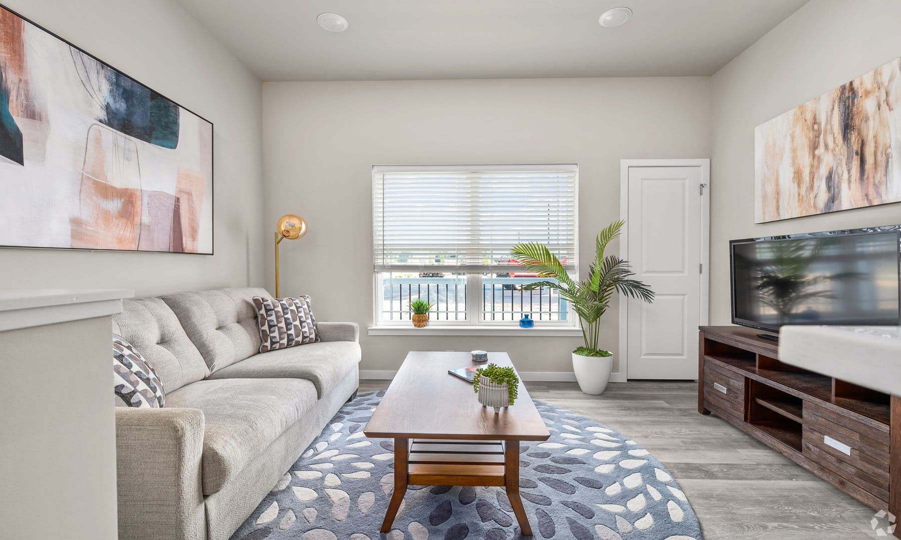 Carlisle Apartment: 5 Northside Village Lane