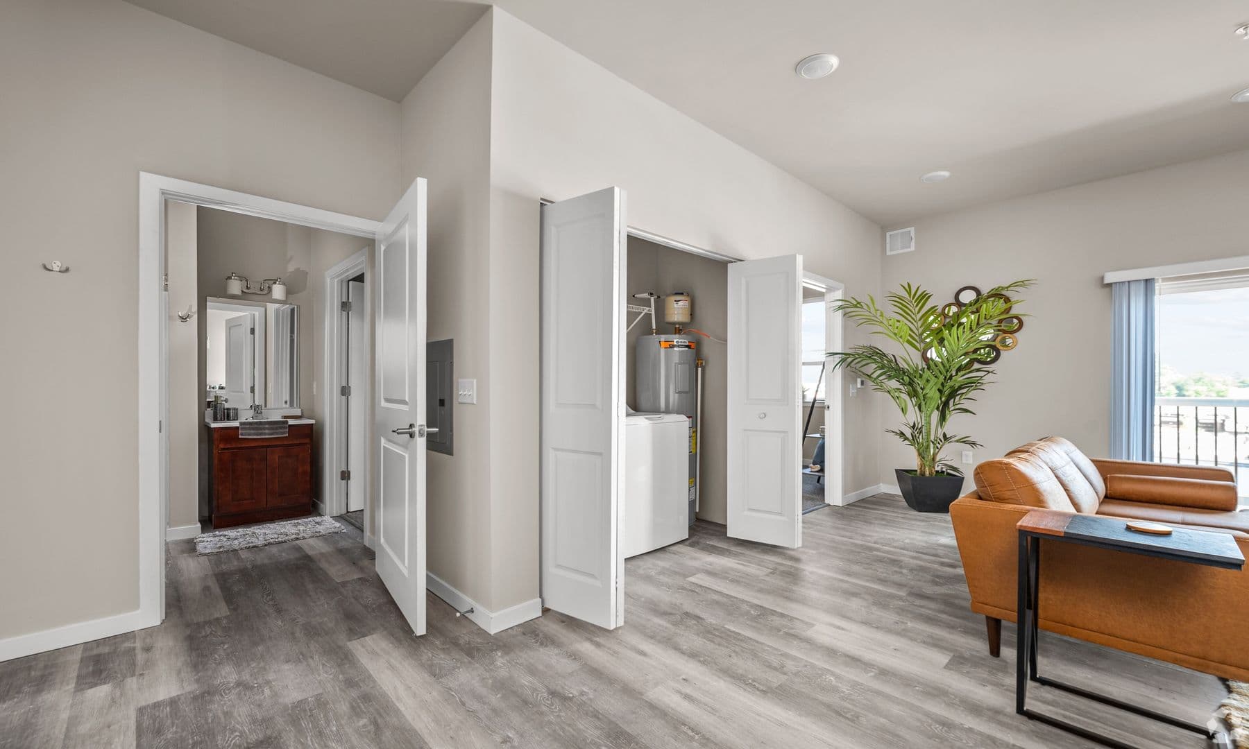 Carlisle Apartment: 5 Northside Village Lane