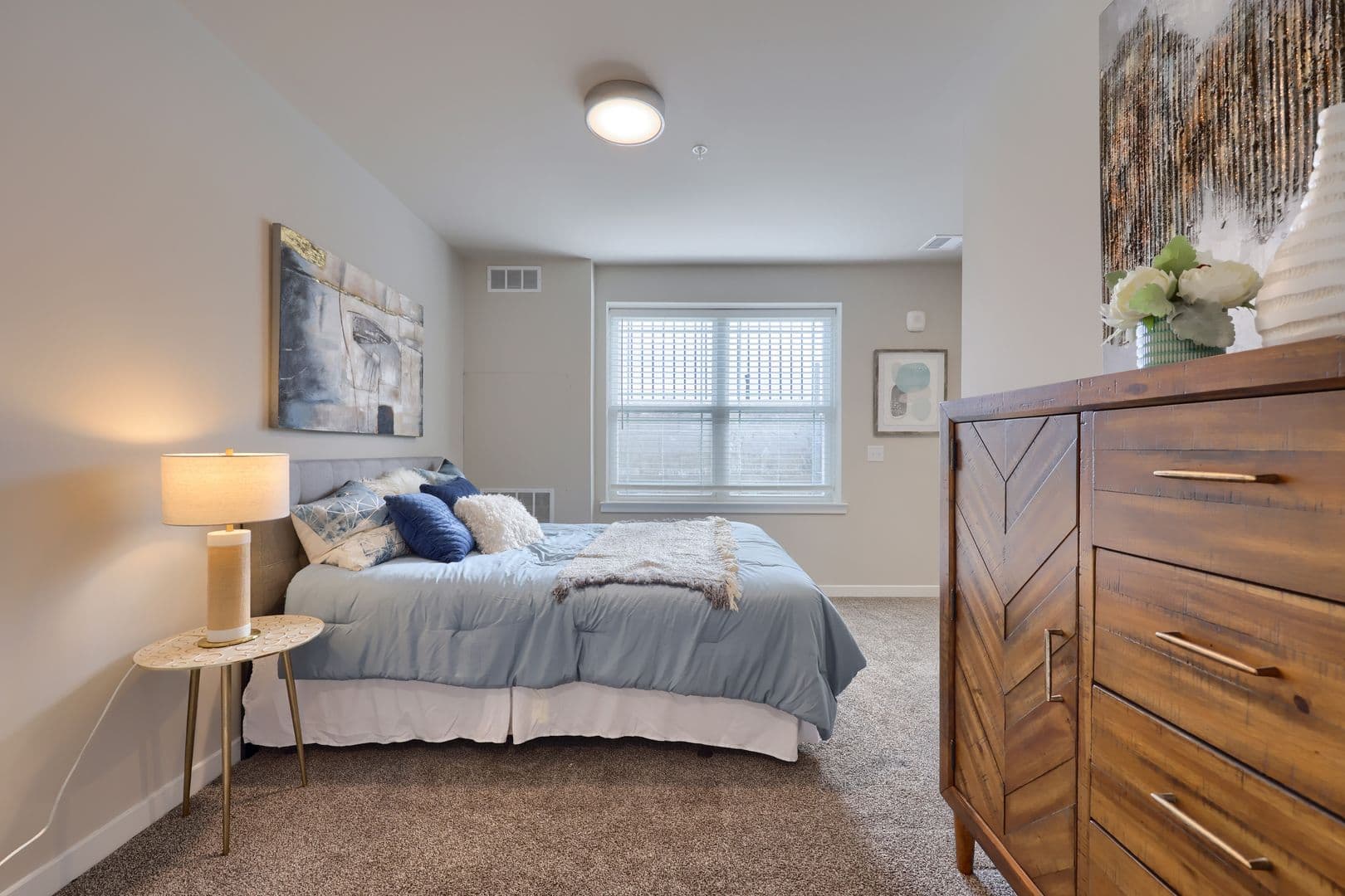 Carlisle Apartment: 5 Northside Village Lane