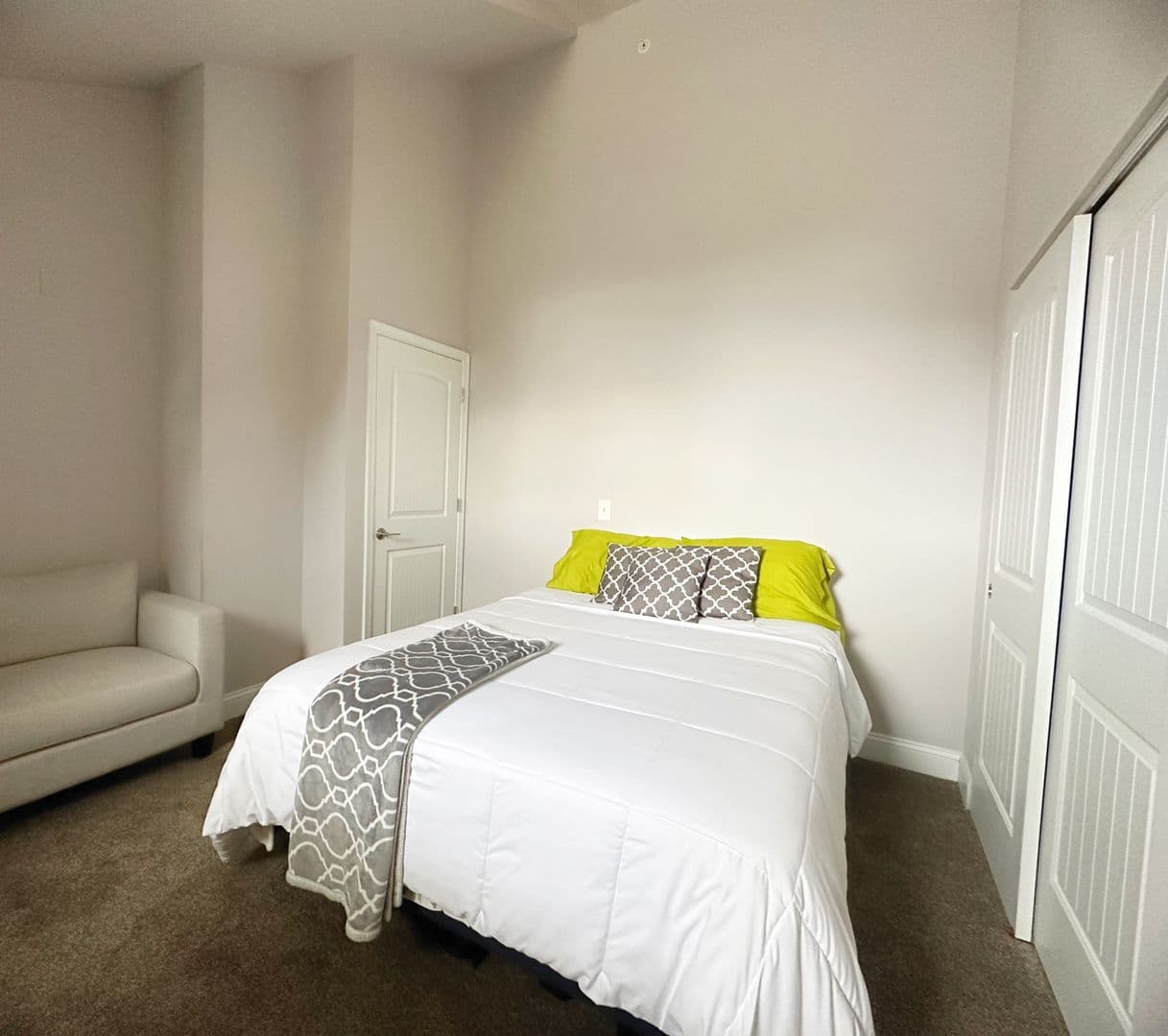 York Apartment: 200 5th Avenue