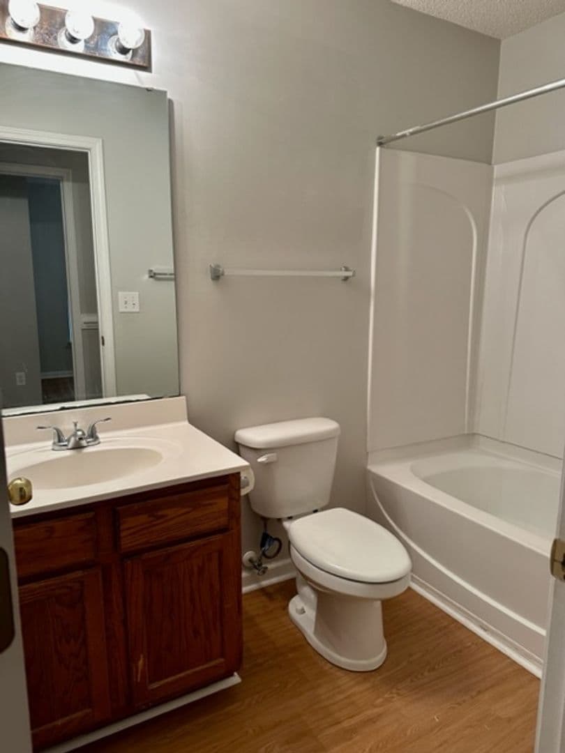 Summerville House: 5091 Ballantine Dr.