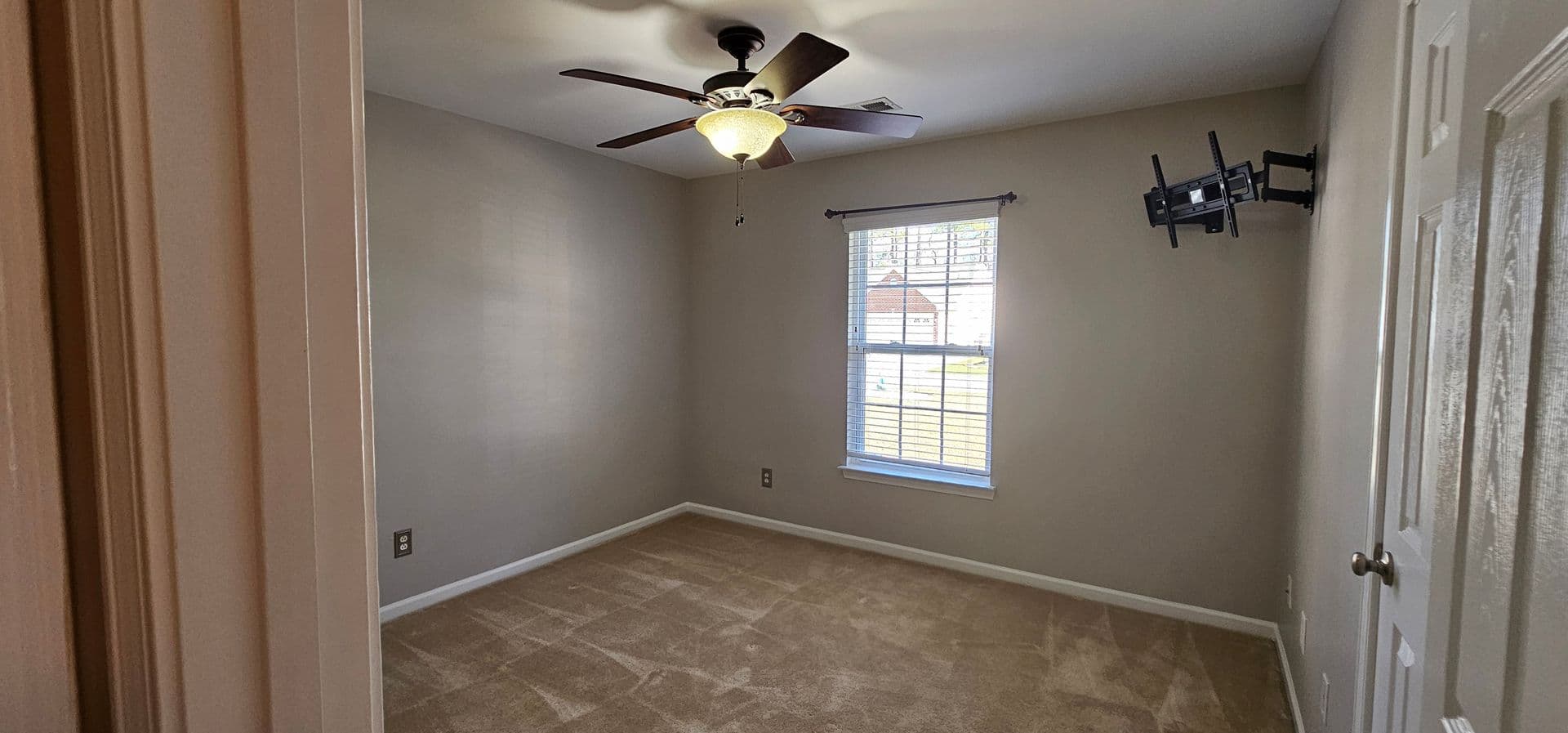 Longs House: 1593 Langley Drive