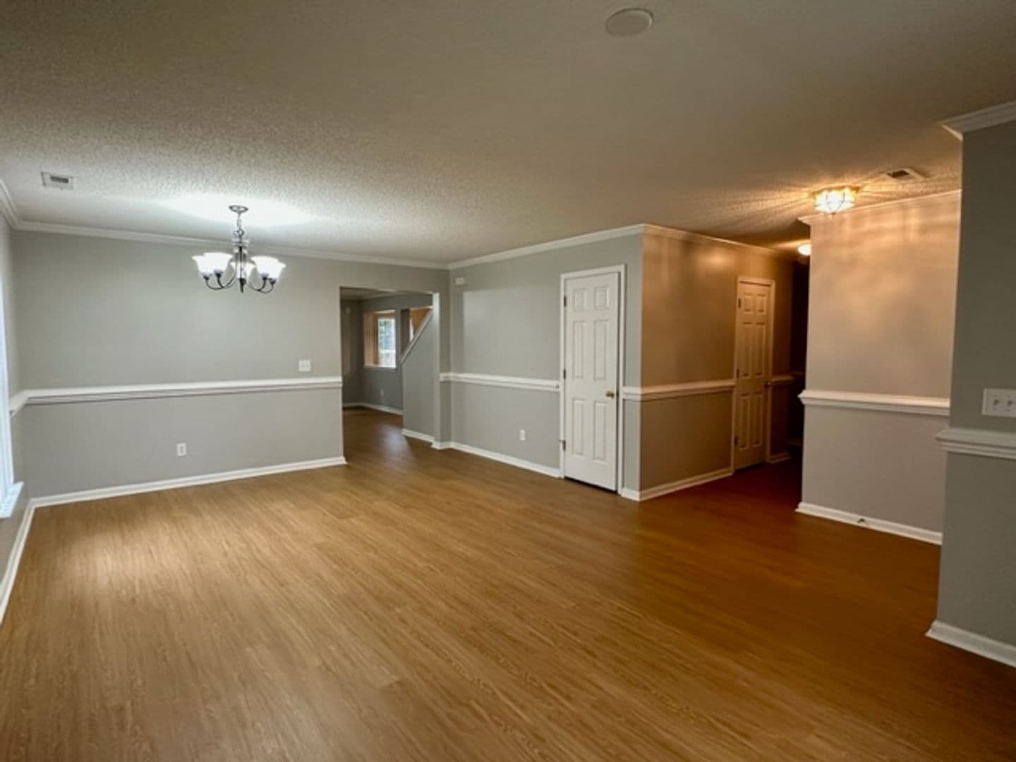 Summerville House: 5091 Ballantine Dr.