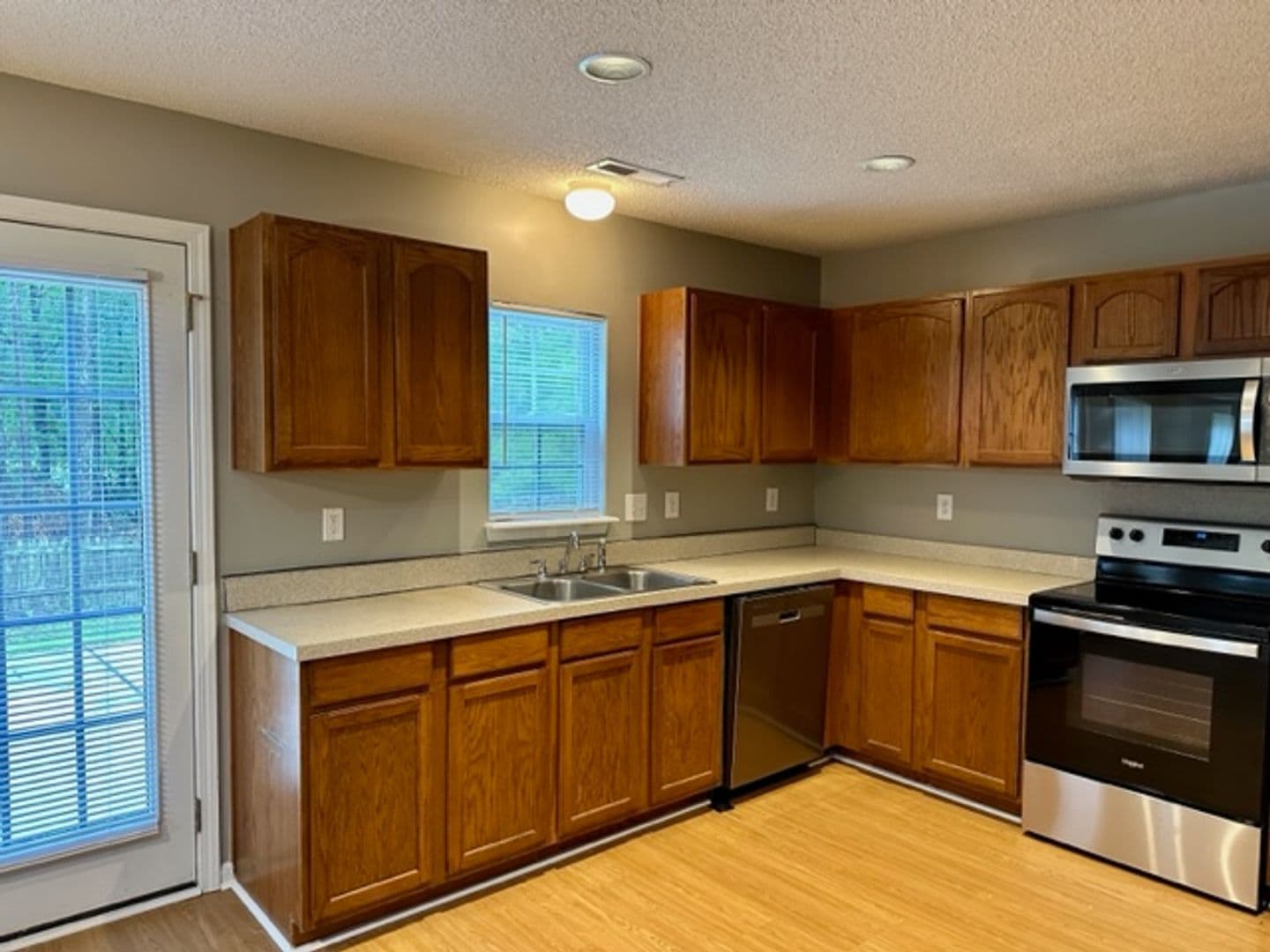 Summerville House: 5091 Ballantine Dr.
