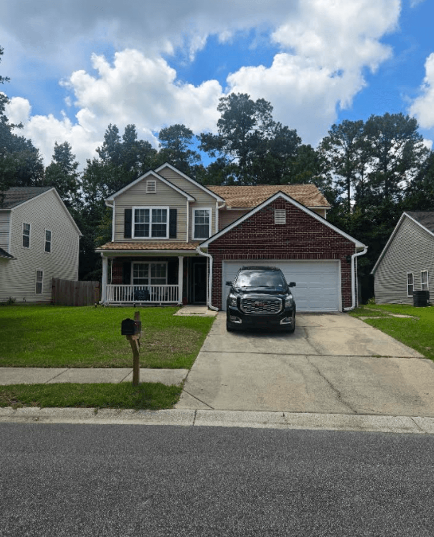 Summerville House: 5091 Ballantine Dr.