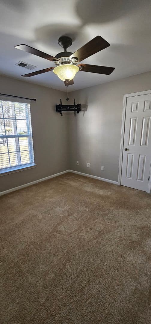 Longs House: 1593 Langley Drive