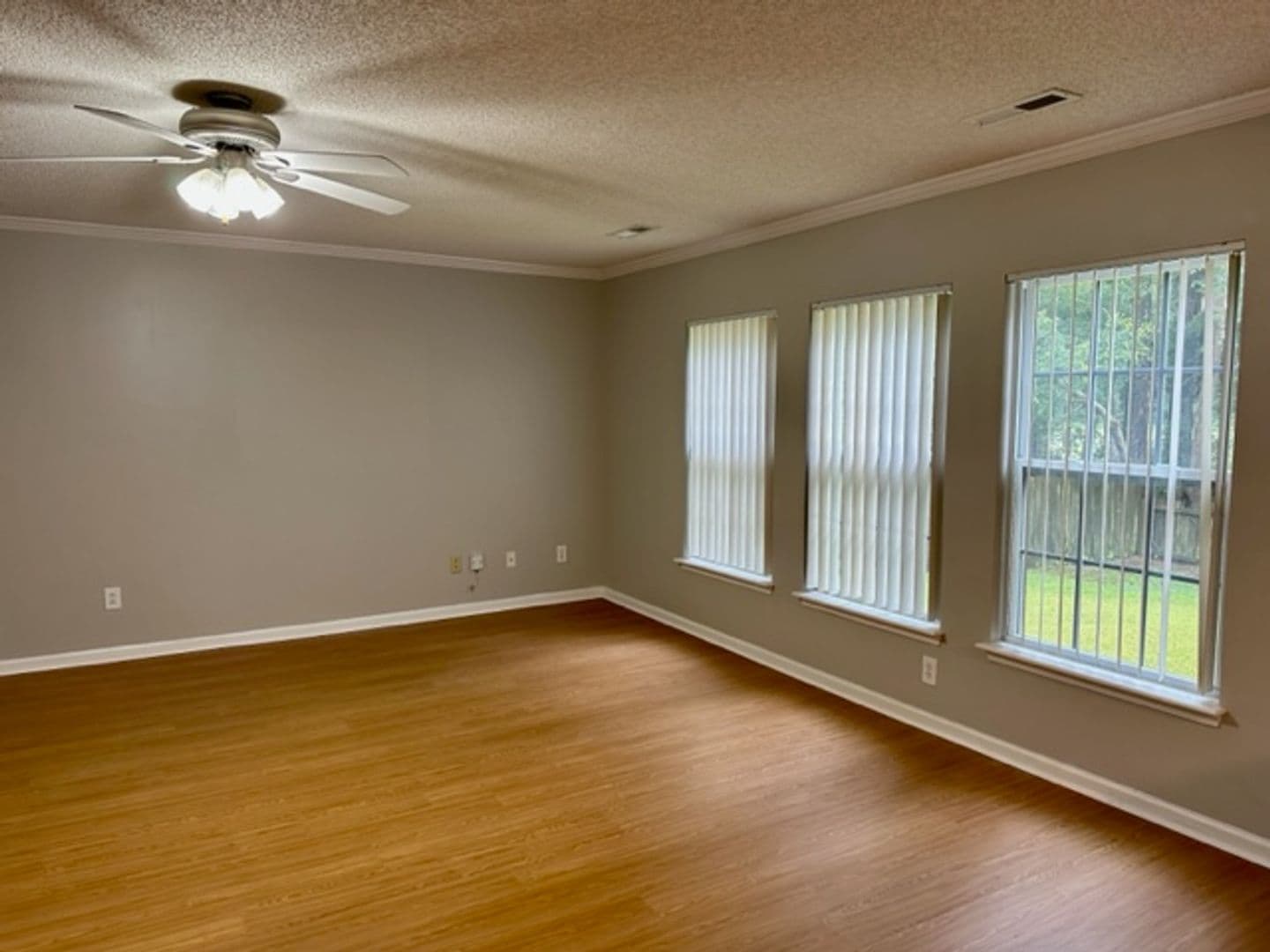 Summerville House: 5091 Ballantine Dr.
